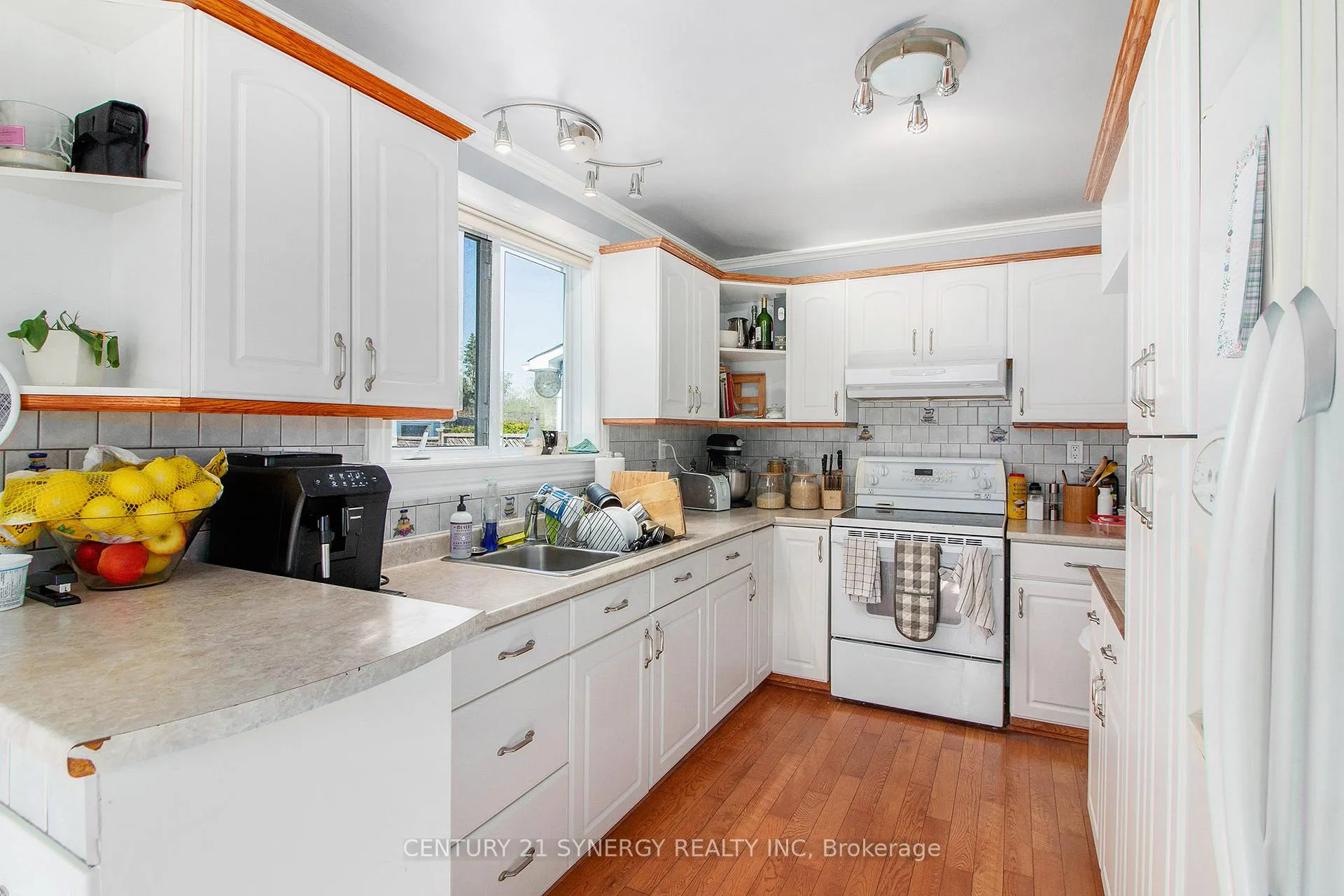 Photo 11 of 453 Pleasant Park Road, Ottawa, Alta Vista/Faircrest Heights — HOMEH