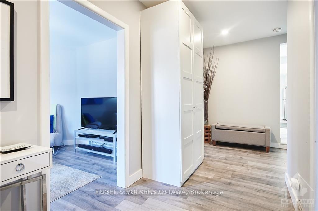 Photo 3 of 43 Clarendon Avenue, Ottawa, Ottawa West — HOMEH