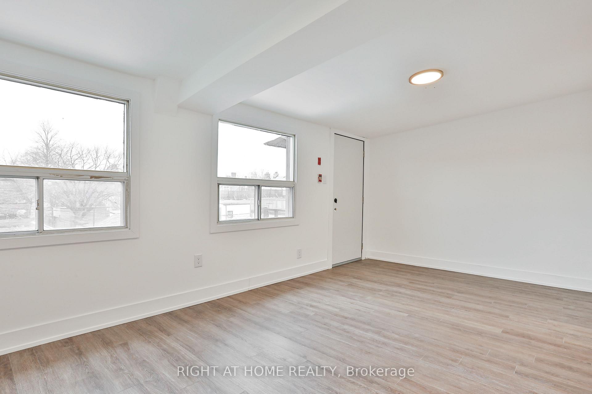 Photo 3 of Unit 3F, 556 College Street, Toronto, Palmerston-Little Italy — HOMEH