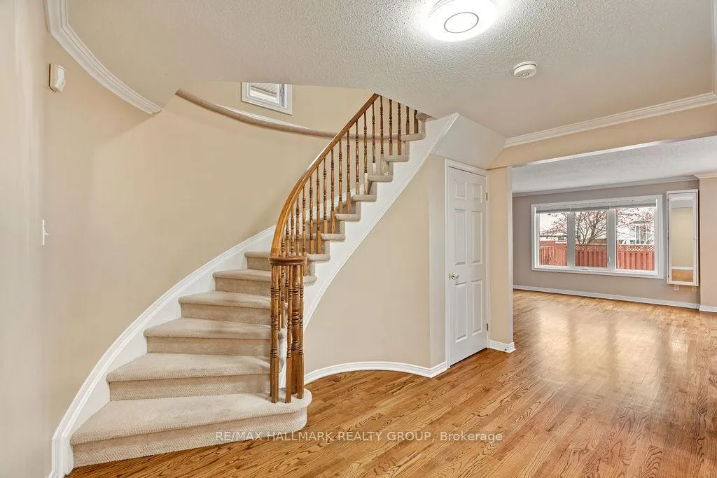 Photo 5 of 128 Boulder Way, Ottawa, Barrhaven - Longfields — HOMEH