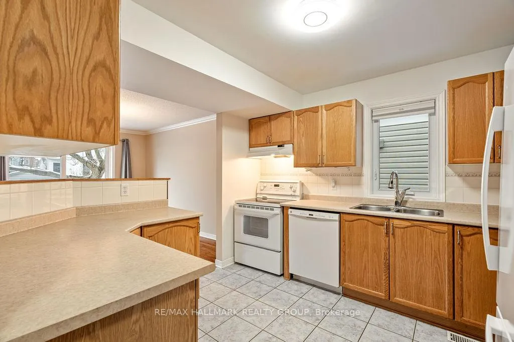 Photo 8 of 128 Boulder Way, Ottawa, Barrhaven - Longfields — HOMEH