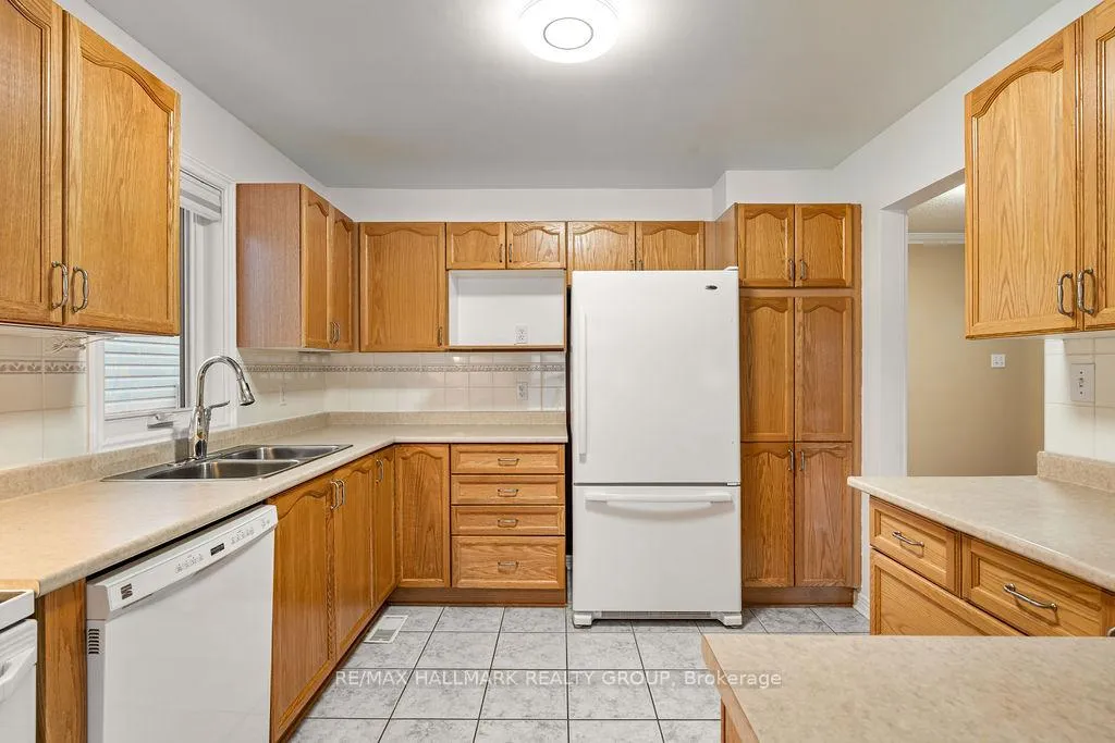 Photo 9 of 128 Boulder Way, Ottawa, Barrhaven - Longfields — HOMEH