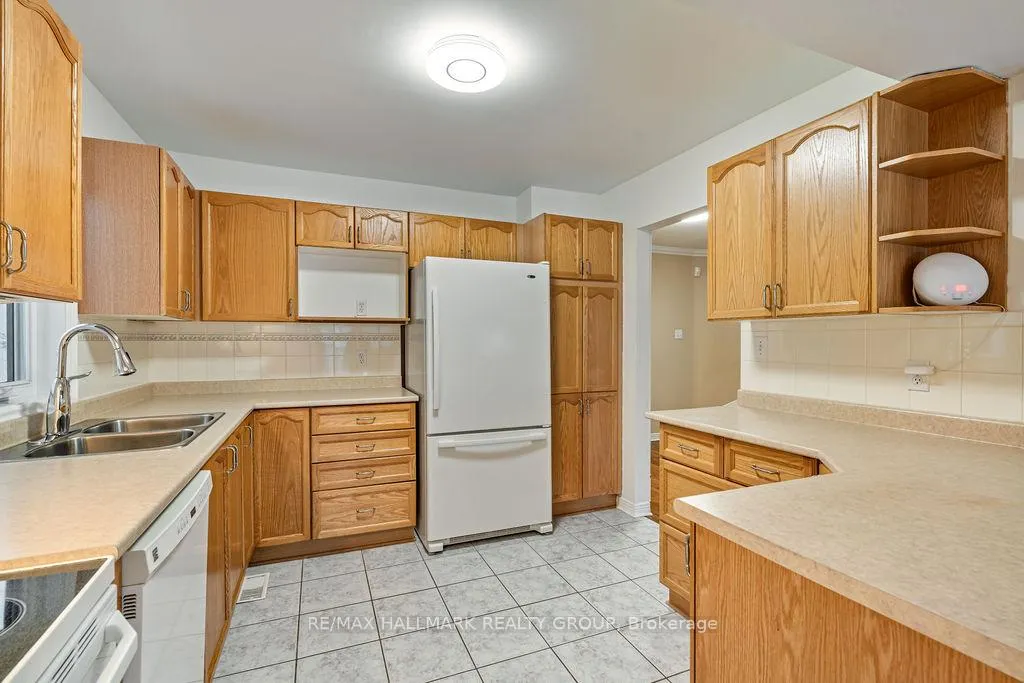 Photo 10 of 128 Boulder Way, Ottawa, Barrhaven - Longfields — HOMEH