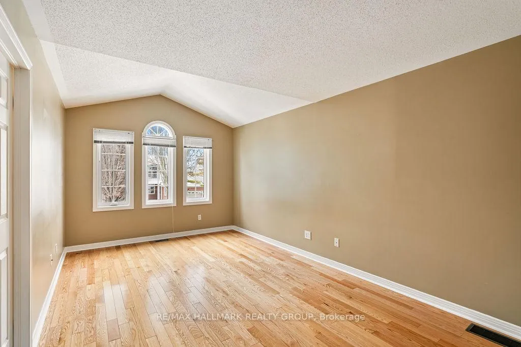 Photo 19 of 128 Boulder Way, Ottawa, Barrhaven - Longfields — HOMEH