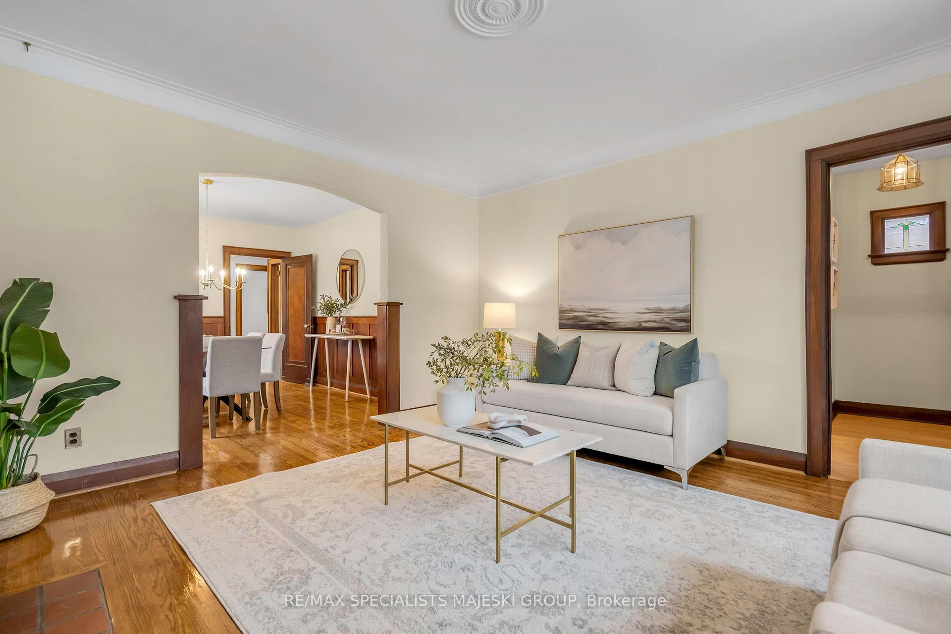 Photo 8 of 26 Stanley Avenue, Etobicoke, Mimico — HOMEH