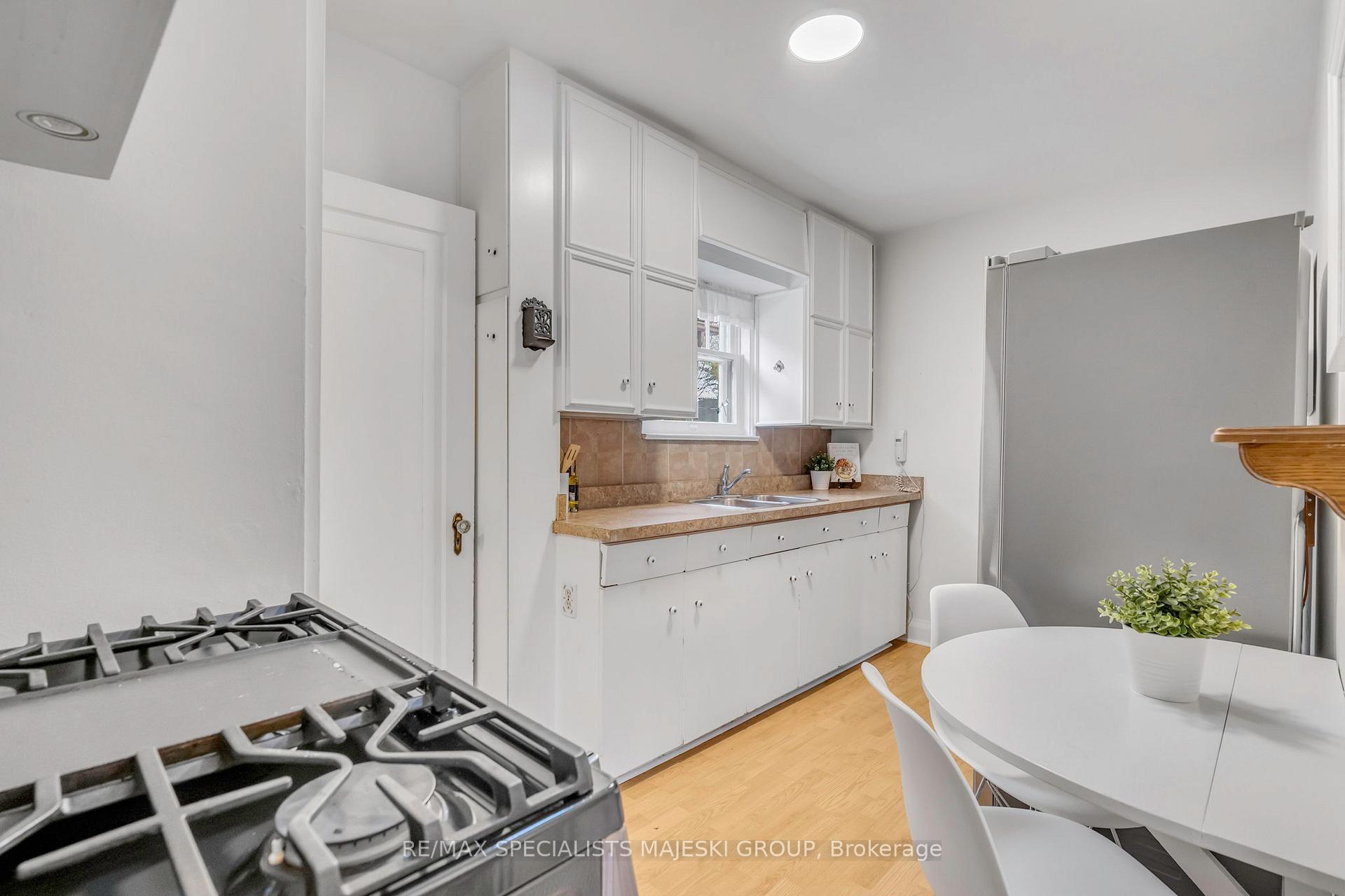 Photo 12 of 26 Stanley Avenue, Etobicoke, Mimico — HOMEH