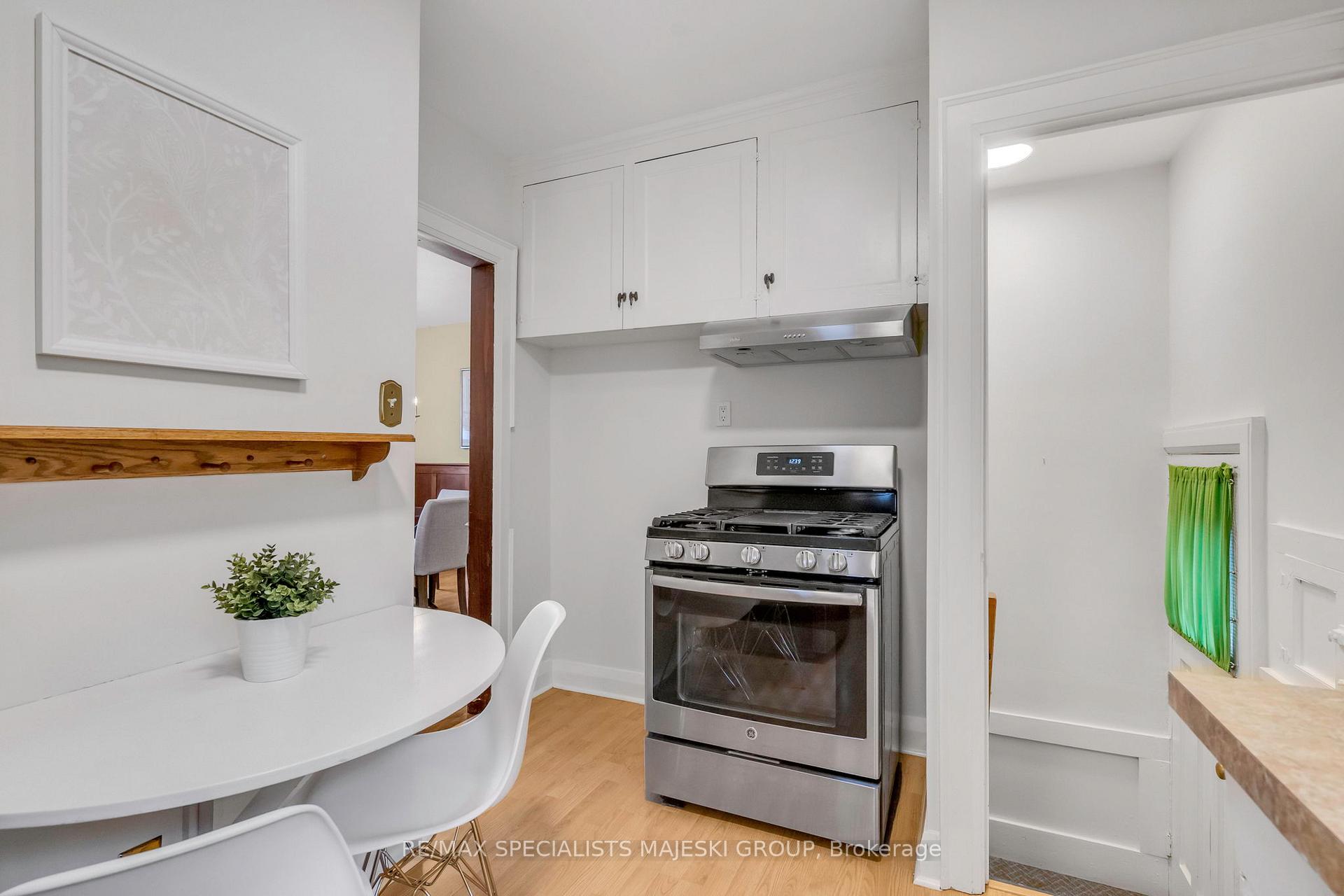 Photo 15 of 26 Stanley Avenue, Etobicoke, Mimico — HOMEH