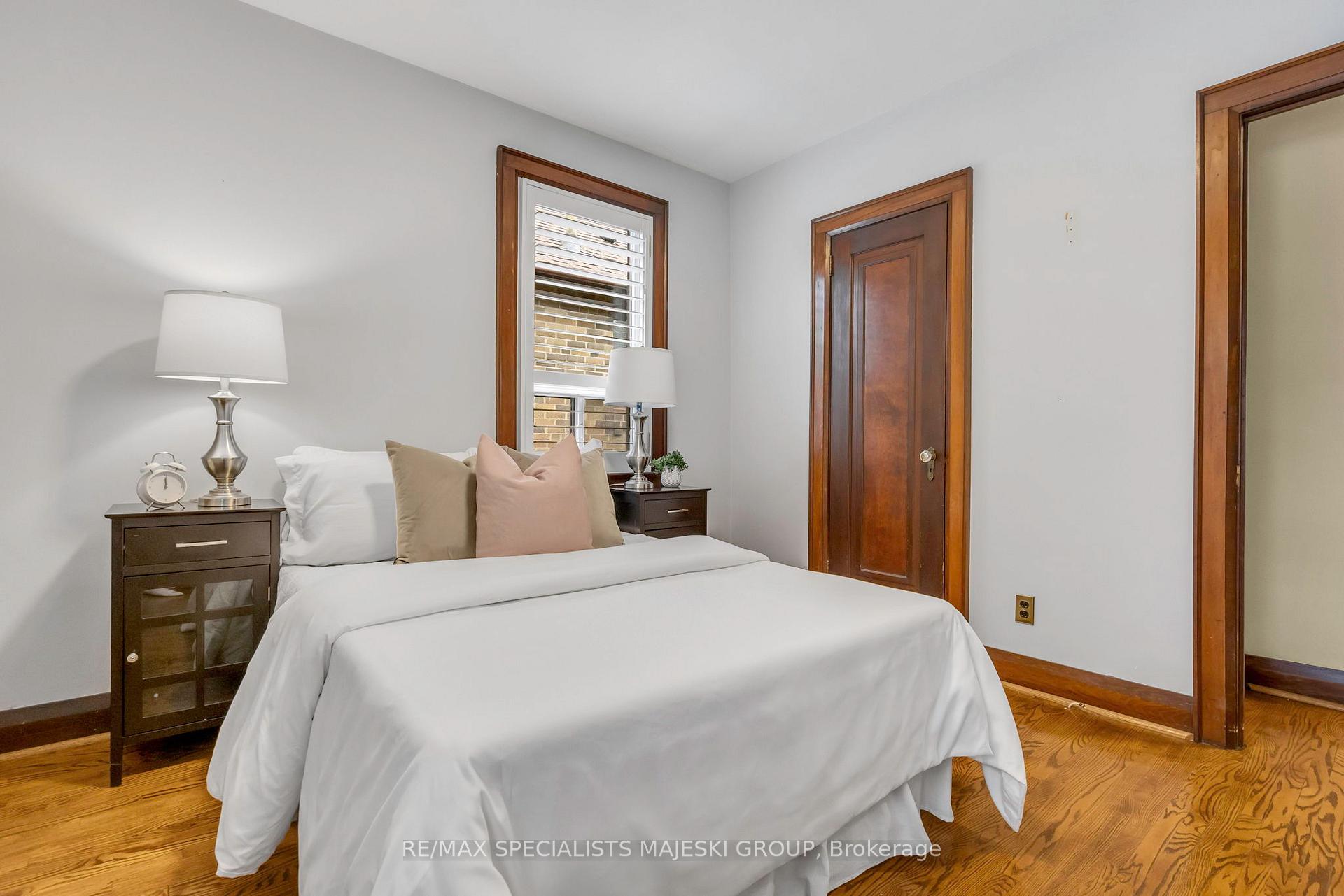 Photo 17 of 26 Stanley Avenue, Etobicoke, Mimico — HOMEH