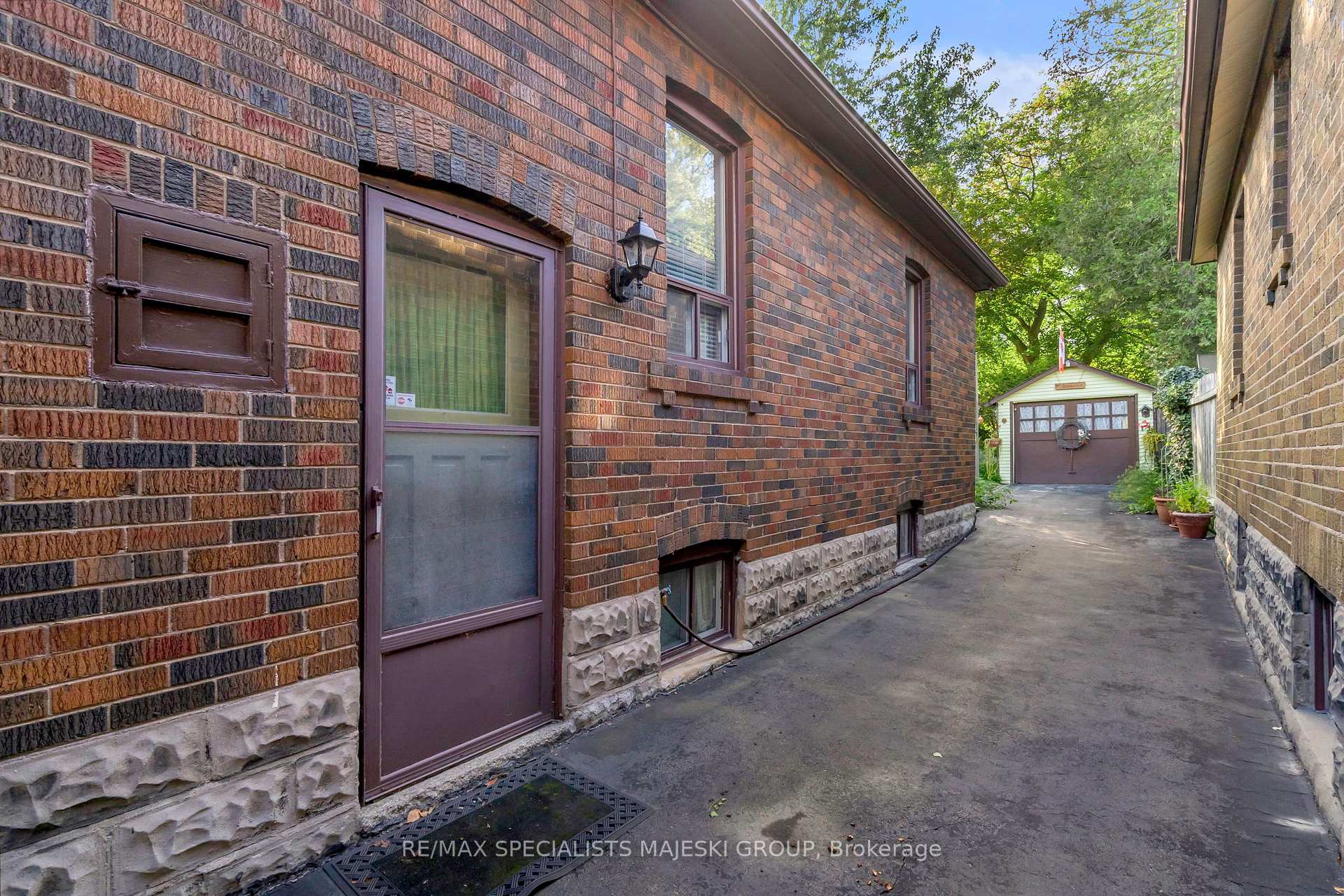 Photo 40 of 26 Stanley Avenue, Etobicoke, Mimico — HOMEH