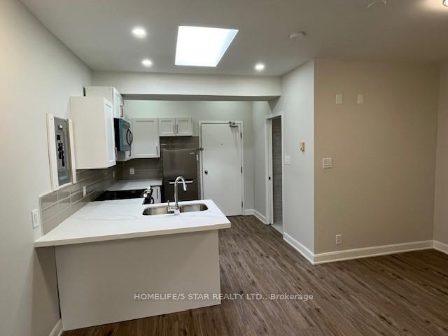 Photo 2 of Unit 2, 3003 Lake Shore Boulevard W, Etobicoke, New Toronto — HOMEH