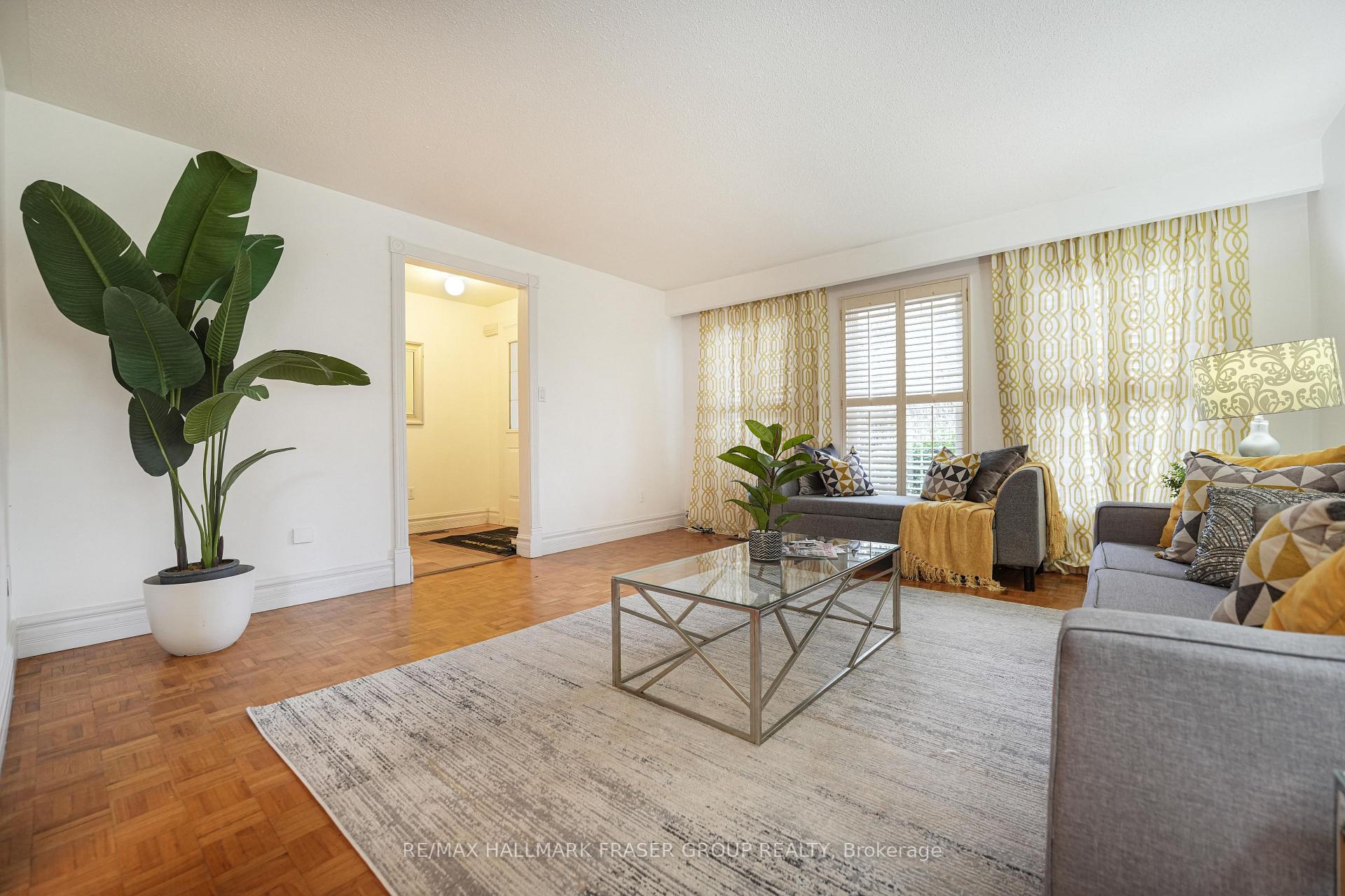 Photo 3 of 13 Pittmann Crescent, Ajax, South West — HOMEH