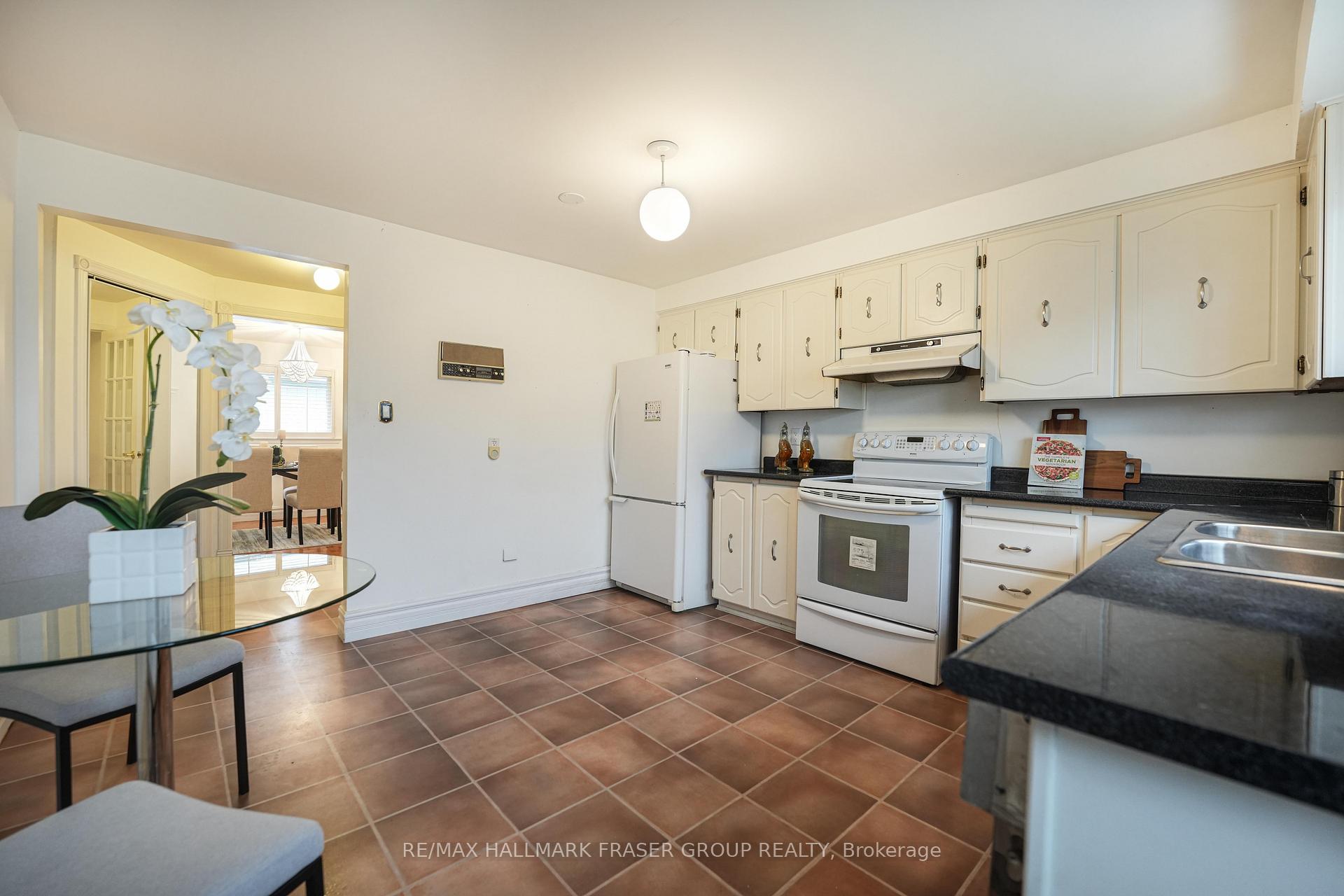 Photo 15 of 13 Pittmann Crescent, Ajax, South West — HOMEH