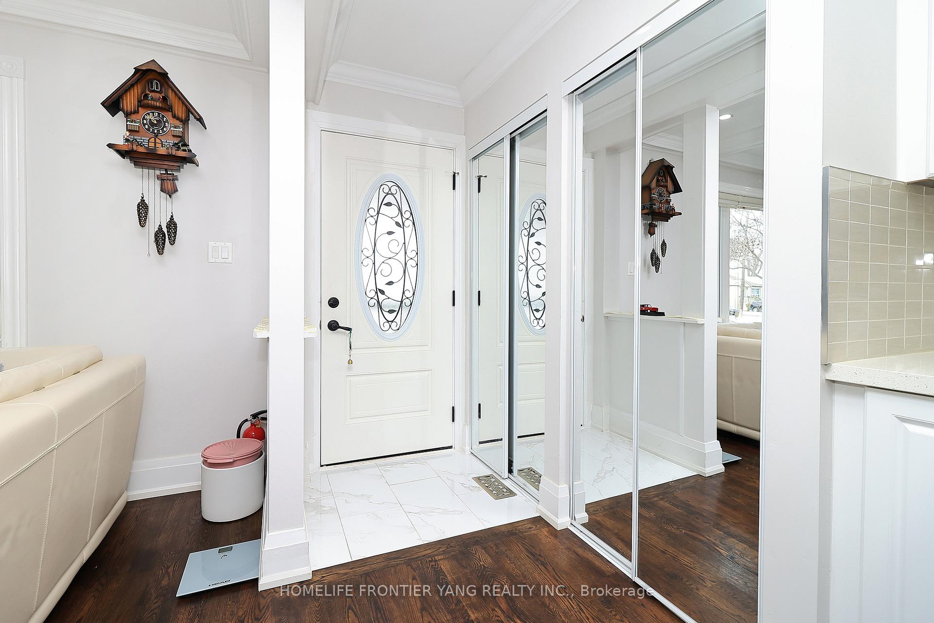 Photo 5 of 258 Aldercrest Road, Etobicoke, Alderwood — HOMEH