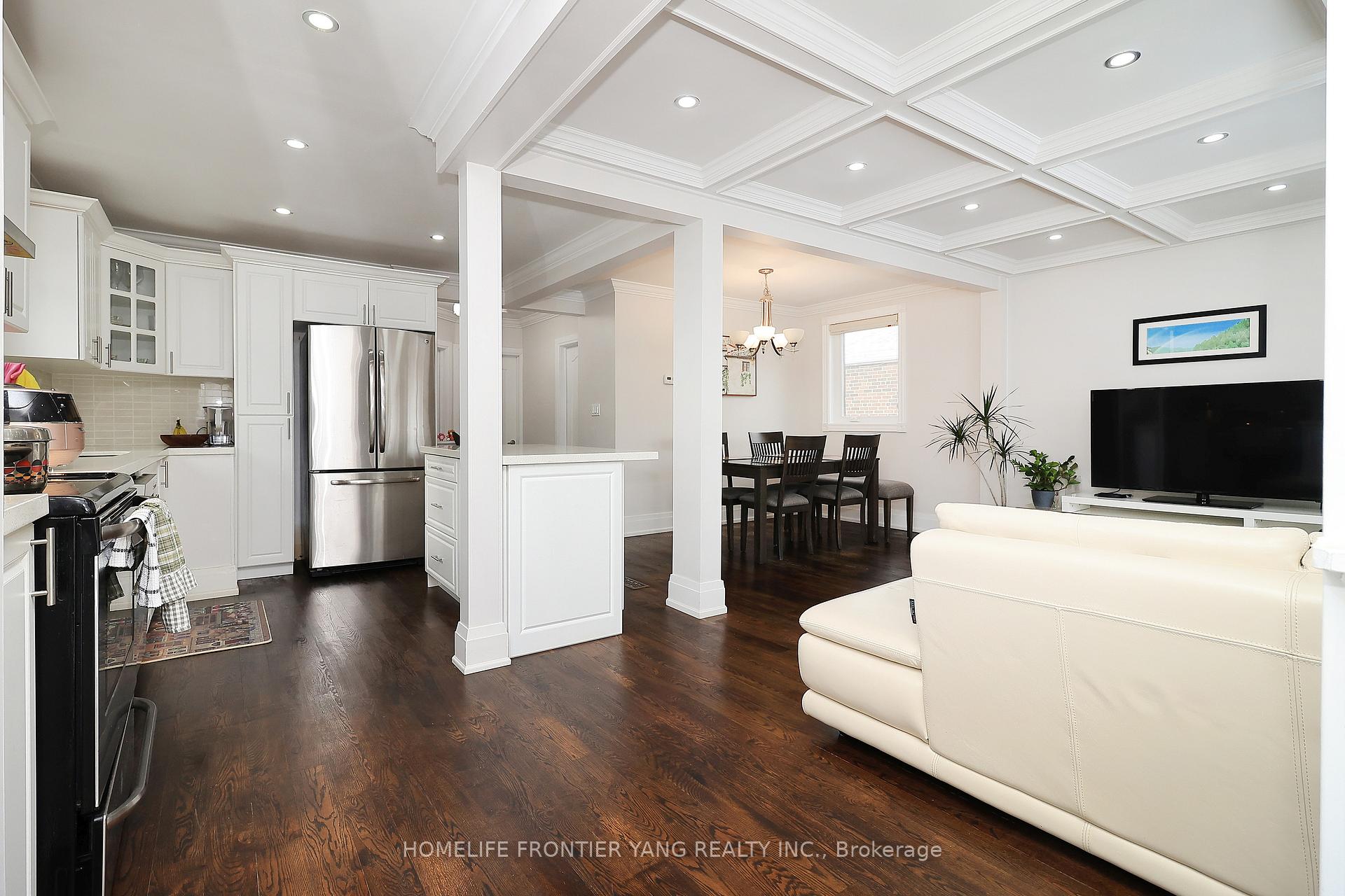 Photo 7 of 258 Aldercrest Road, Etobicoke, Alderwood — HOMEH