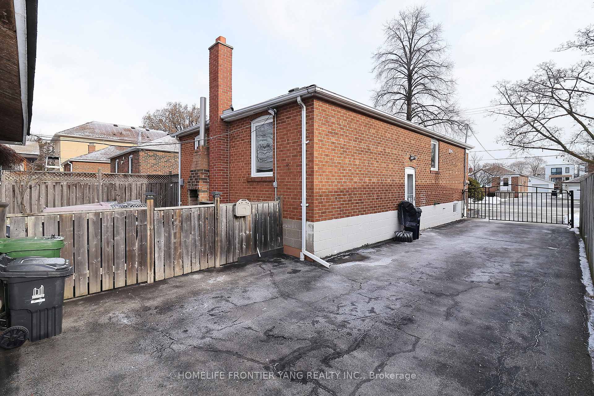 Photo 25 of 258 Aldercrest Road, Etobicoke, Alderwood — HOMEH