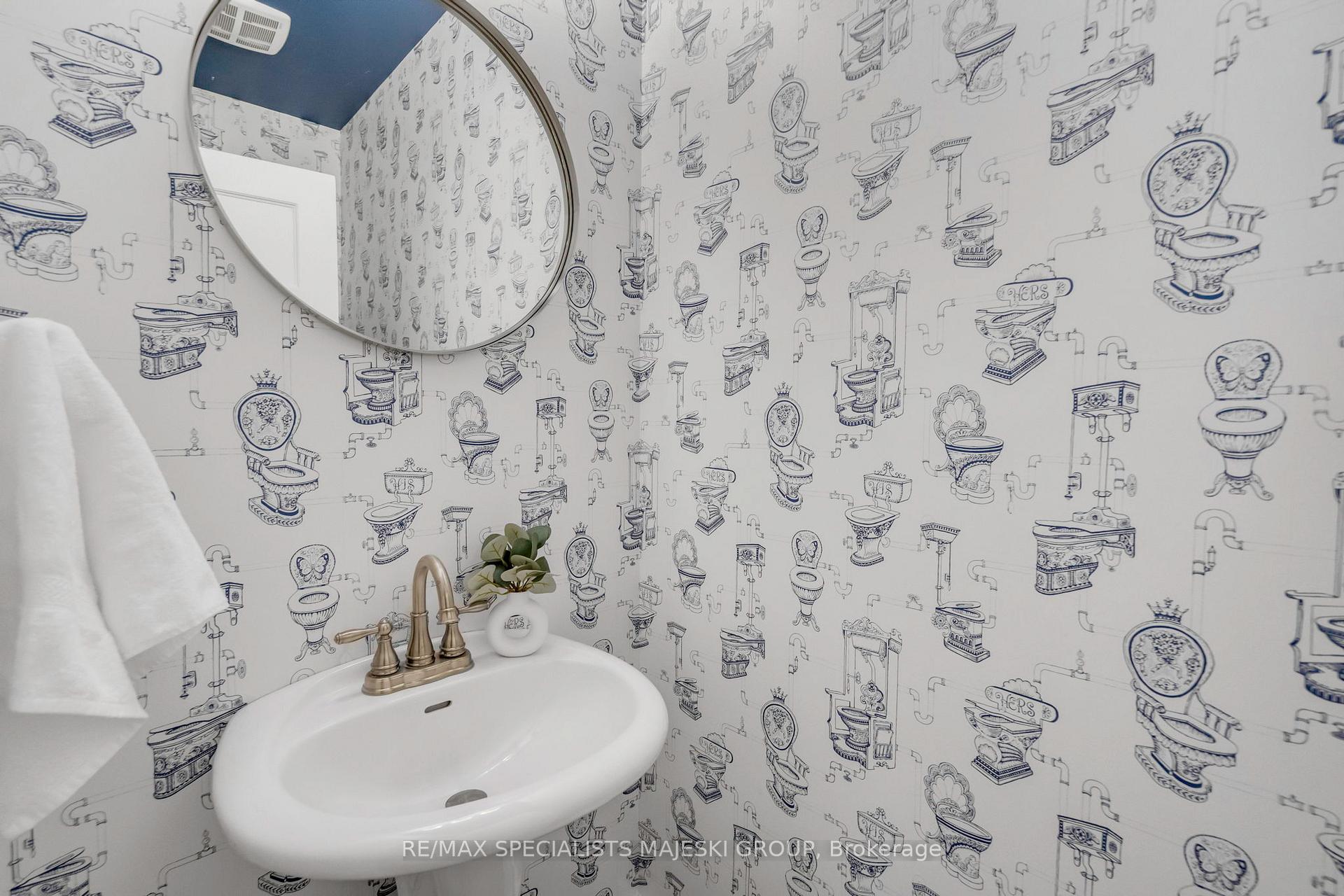 Photo 10 of 34 Cavell Avenue, Etobicoke, Mimico — HOMEH