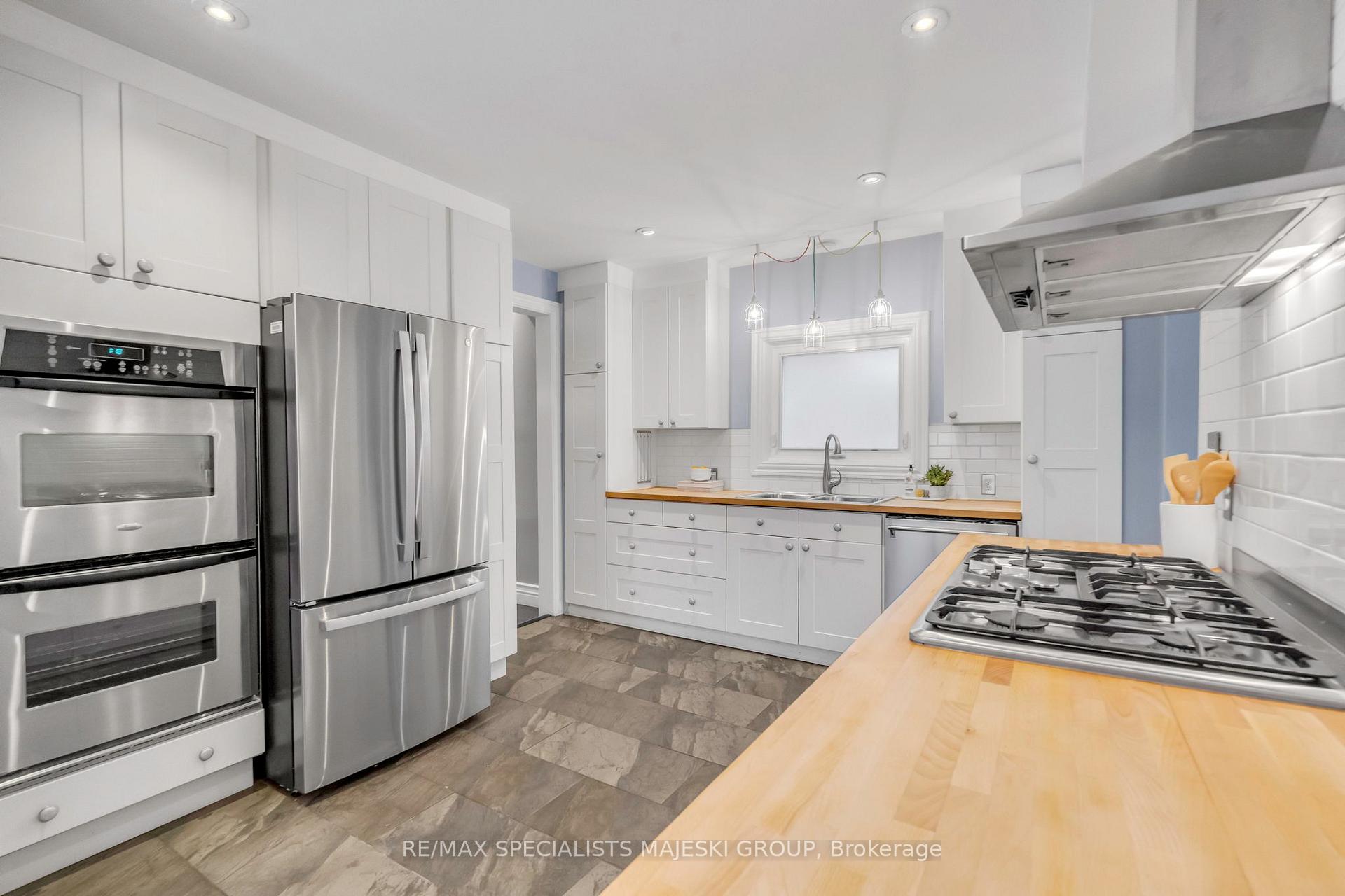 Photo 14 of 34 Cavell Avenue, Etobicoke, Mimico — HOMEH