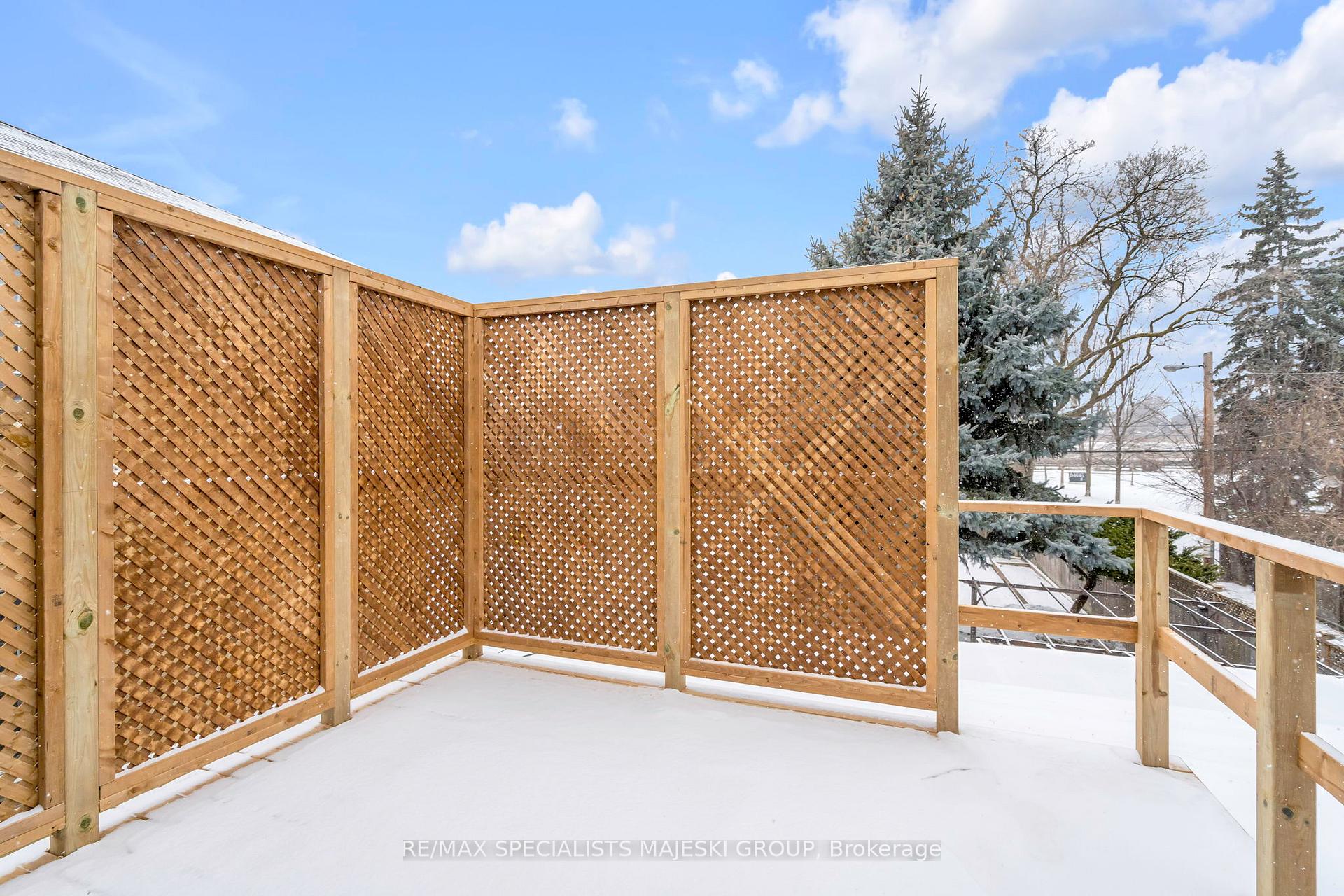 Photo 25 of 34 Cavell Avenue, Etobicoke, Mimico — HOMEH