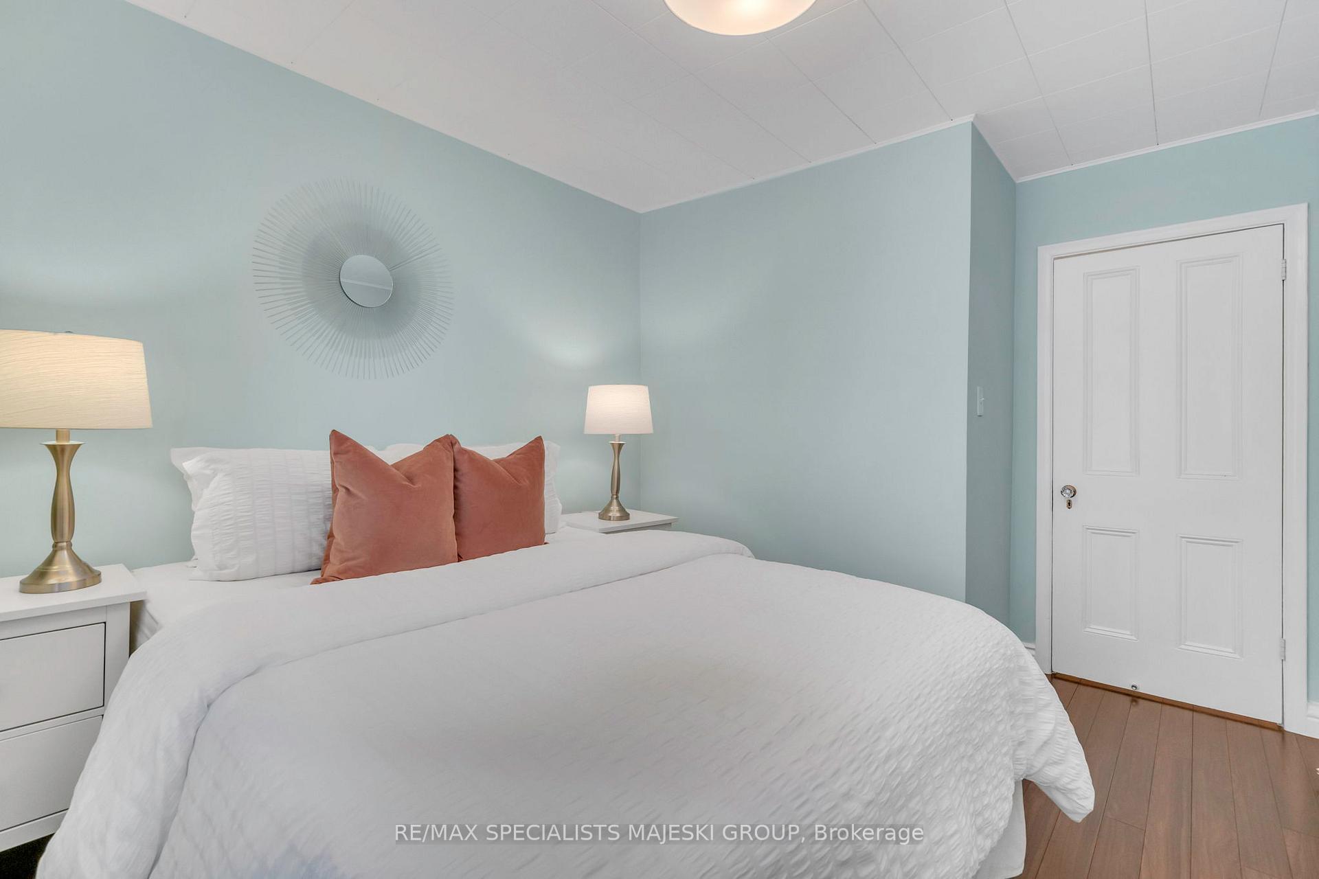 Photo 31 of 34 Cavell Avenue, Etobicoke, Mimico — HOMEH
