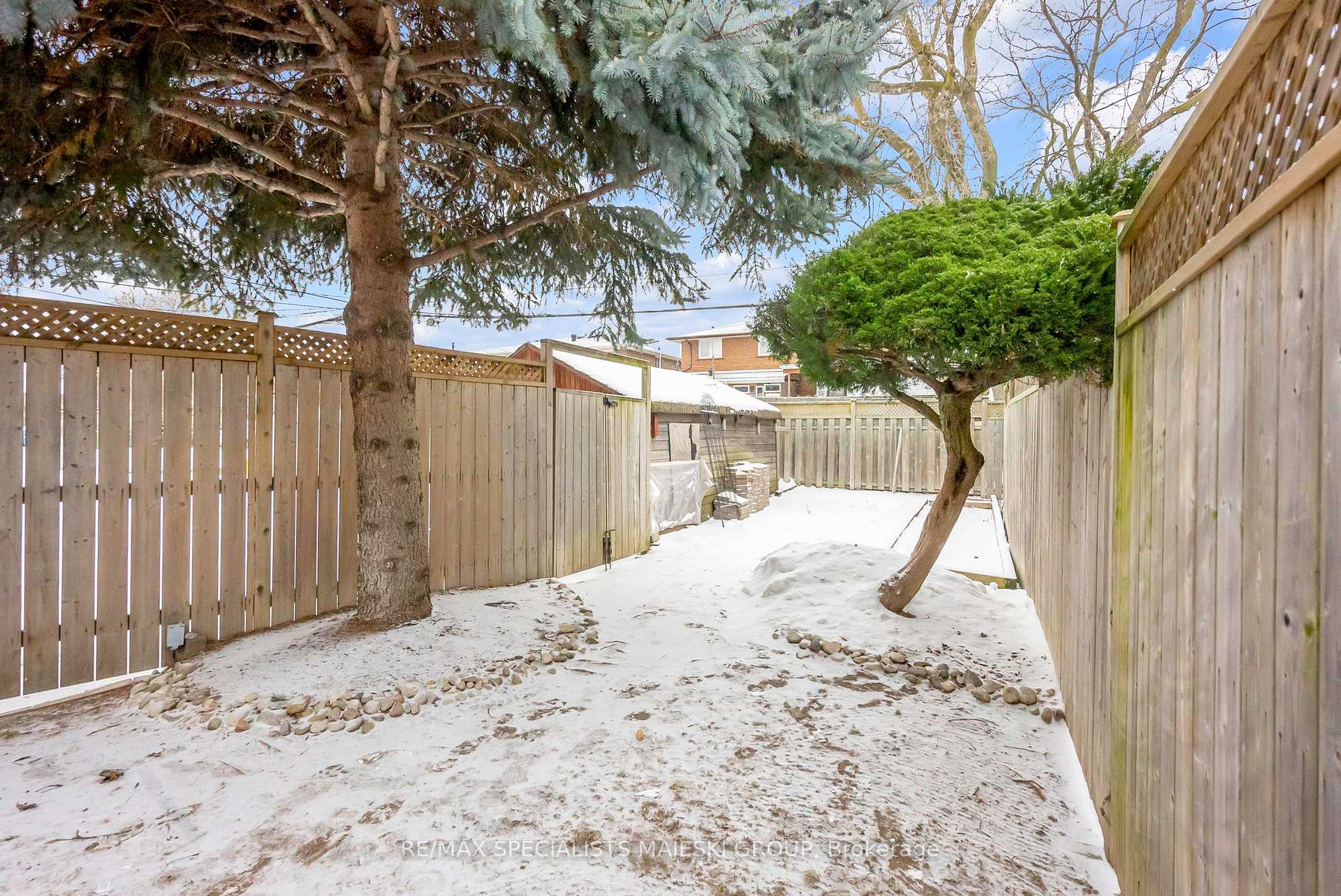 Photo 37 of 34 Cavell Avenue, Etobicoke, Mimico — HOMEH