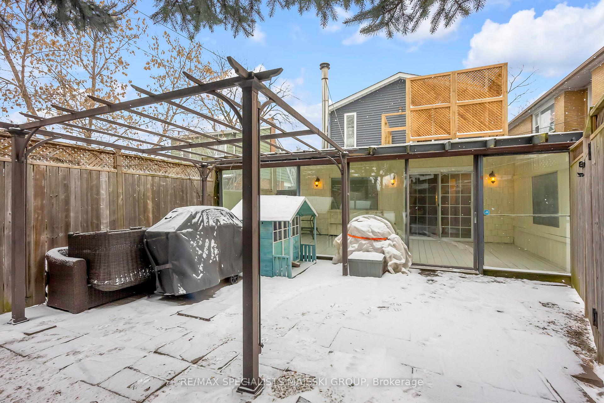 Photo 38 of 34 Cavell Avenue, Etobicoke, Mimico — HOMEH