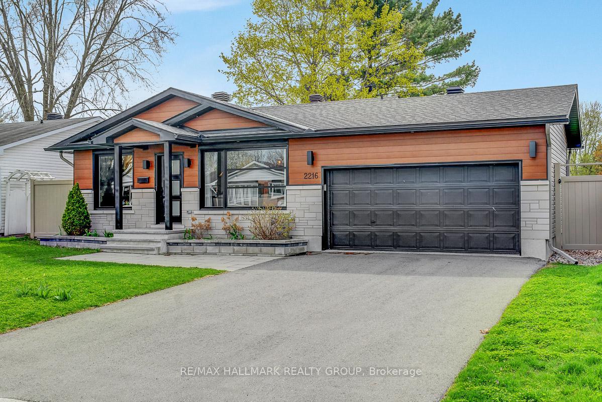 Photo 4 of 2216 Fillmore Crescent, Ottawa, Beacon Hill North — HOMEH