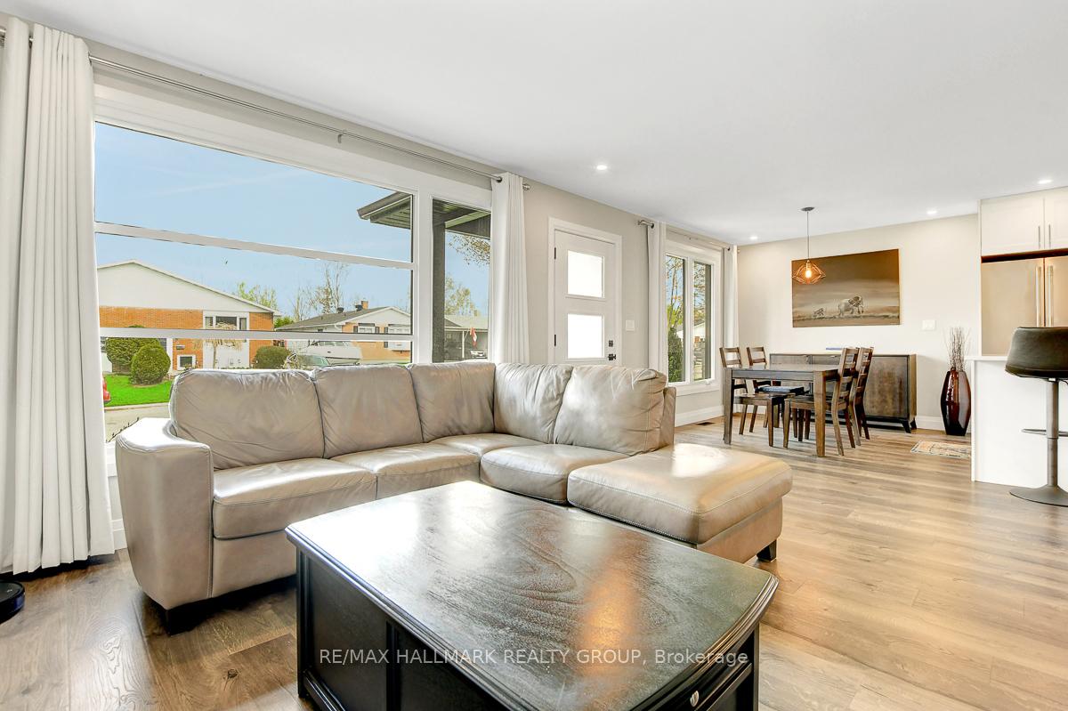 Photo 8 of 2216 Fillmore Crescent, Ottawa, Beacon Hill North — HOMEH