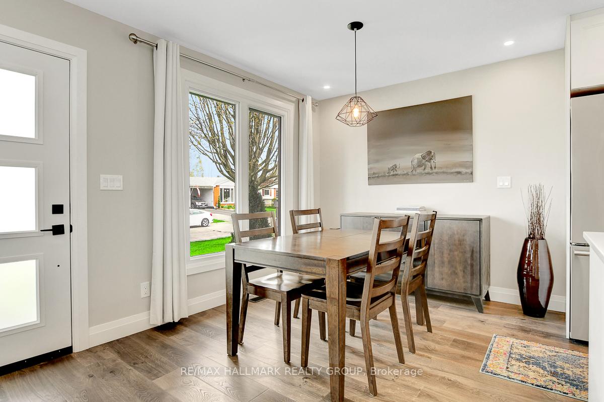 Photo 11 of 2216 Fillmore Crescent, Ottawa, Beacon Hill North — HOMEH