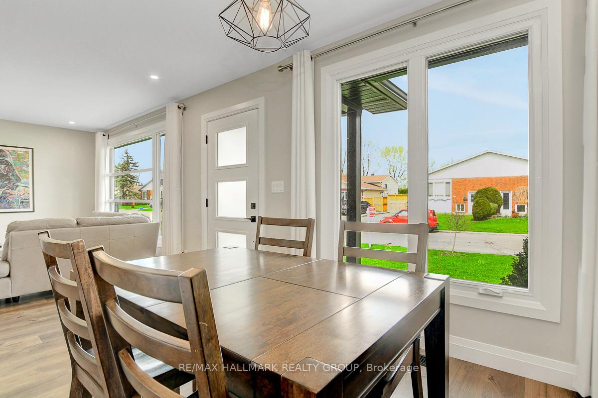 Photo 17 of 2216 Fillmore Crescent, Ottawa, Beacon Hill North — HOMEH