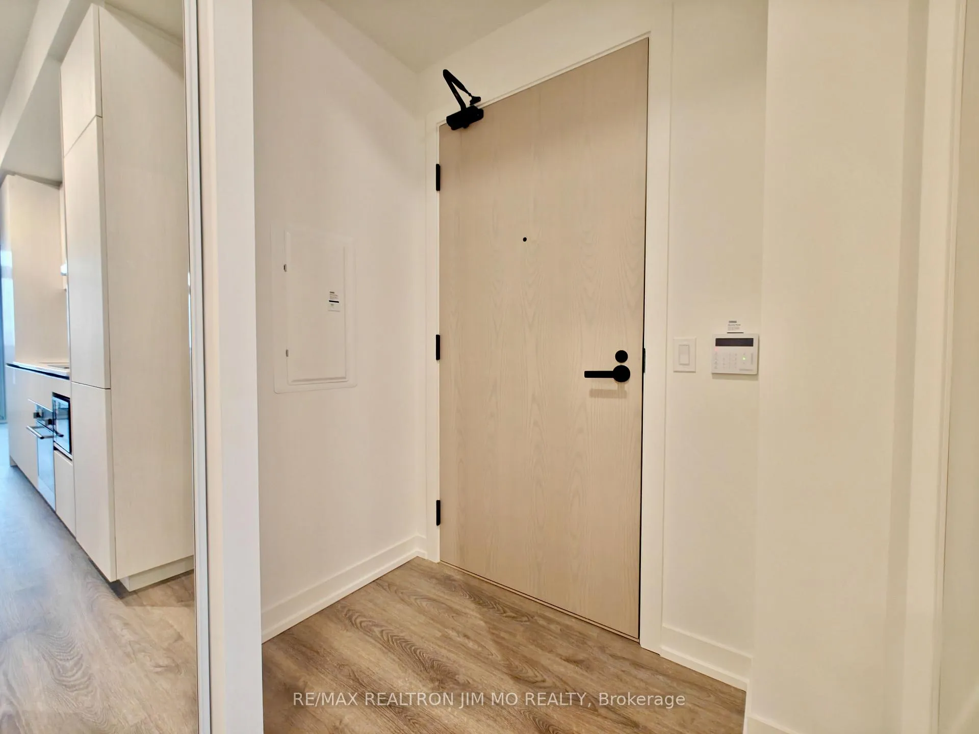 Photo 3 of Unit 4607, 8 Interchange Way, Vaughan, Vaughan Corporate Centre — HOMEH