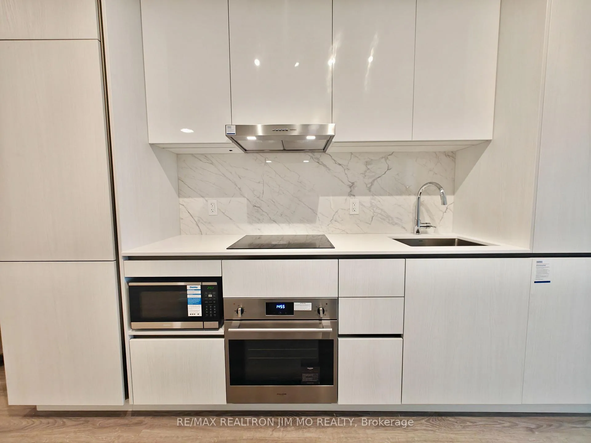 Photo 5 of Unit 4607, 8 Interchange Way, Vaughan, Vaughan Corporate Centre — HOMEH