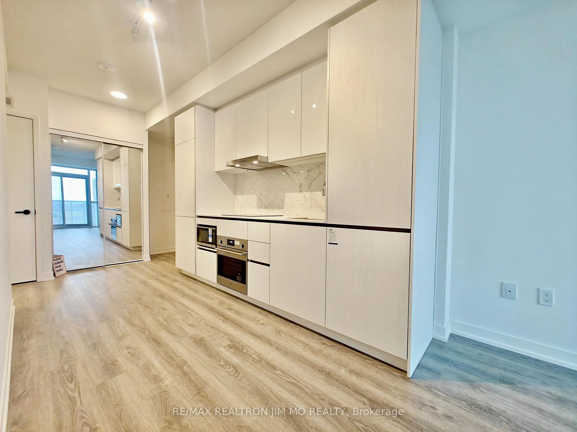 Photo 6 of Unit 4607, 8 Interchange Way, Vaughan, Vaughan Corporate Centre — HOMEH