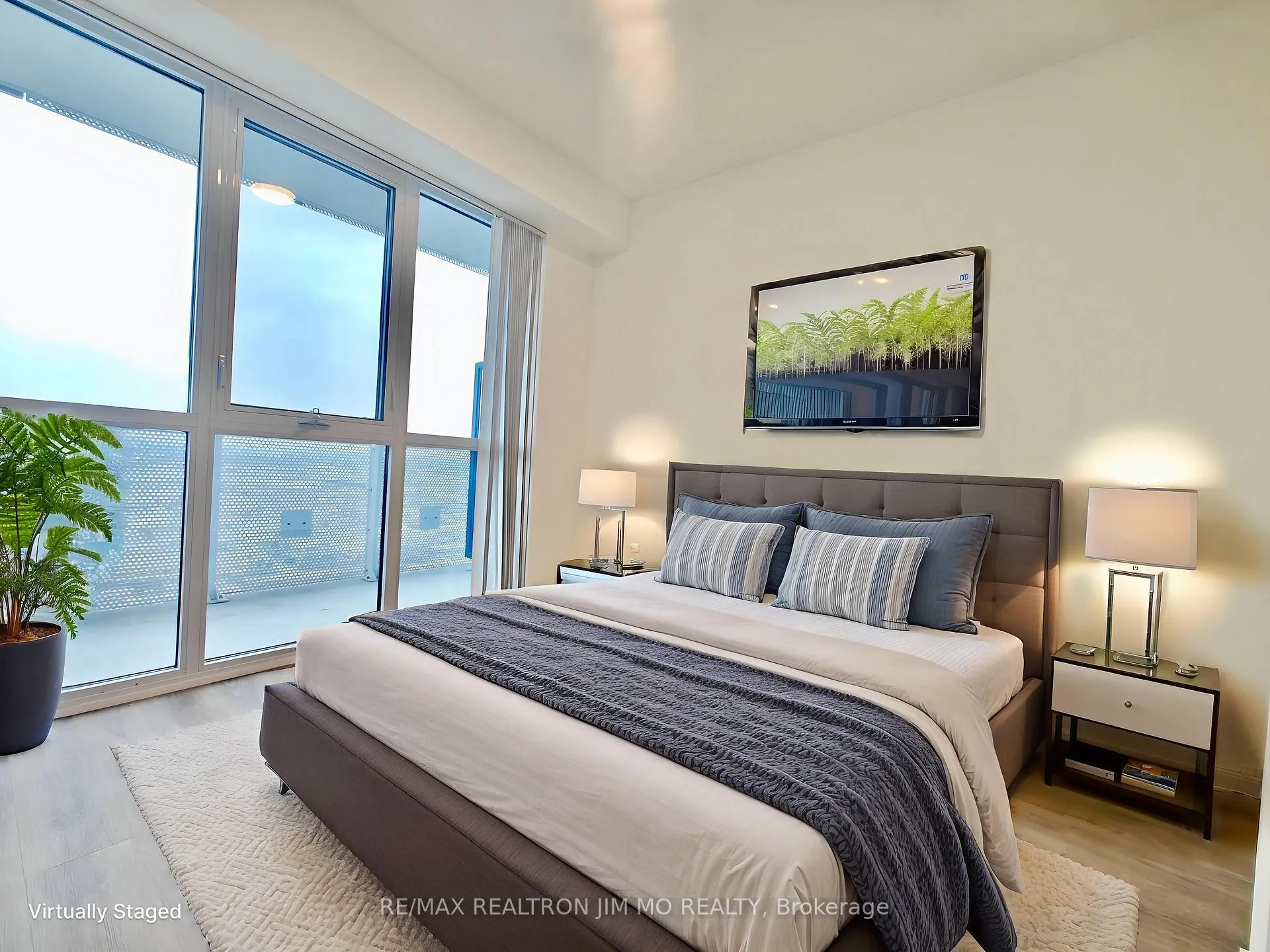 Photo 9 of Unit 4607, 8 Interchange Way, Vaughan, Vaughan Corporate Centre — HOMEH