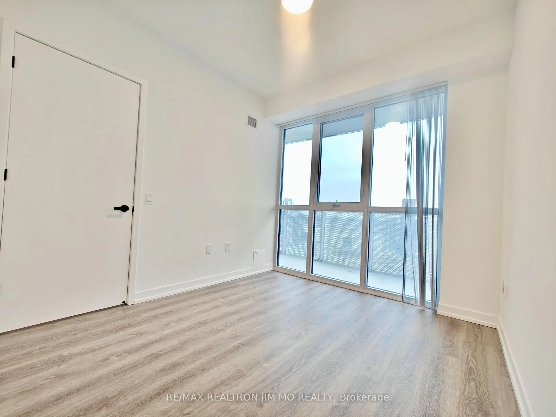 Photo 10 of Unit 4607, 8 Interchange Way, Vaughan, Vaughan Corporate Centre — HOMEH