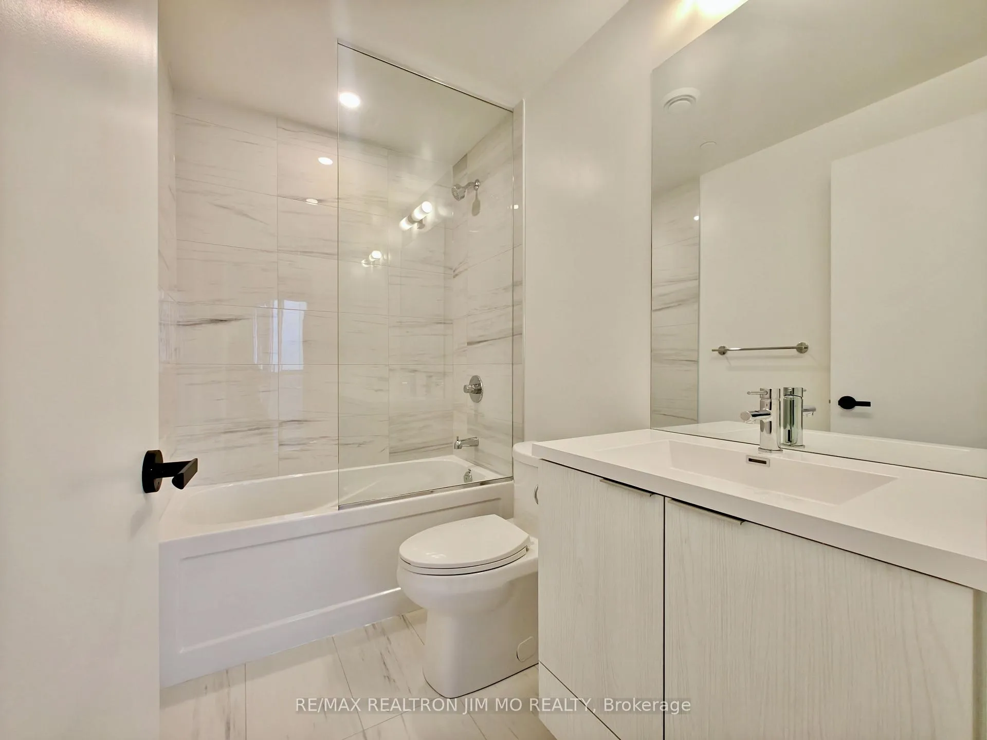 Photo 11 of Unit 4607, 8 Interchange Way, Vaughan, Vaughan Corporate Centre — HOMEH