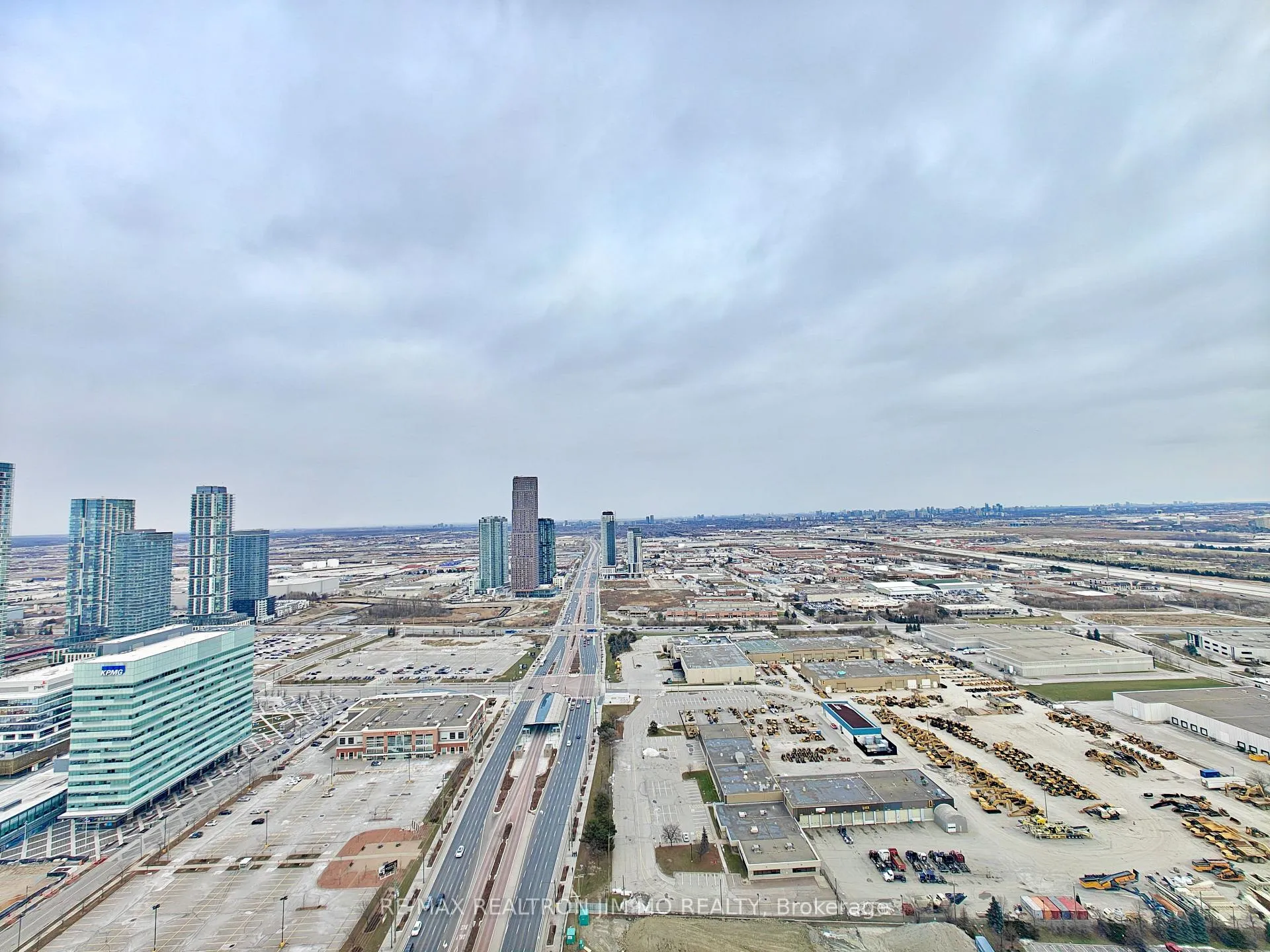 Photo 15 of Unit 4607, 8 Interchange Way, Vaughan, Vaughan Corporate Centre — HOMEH