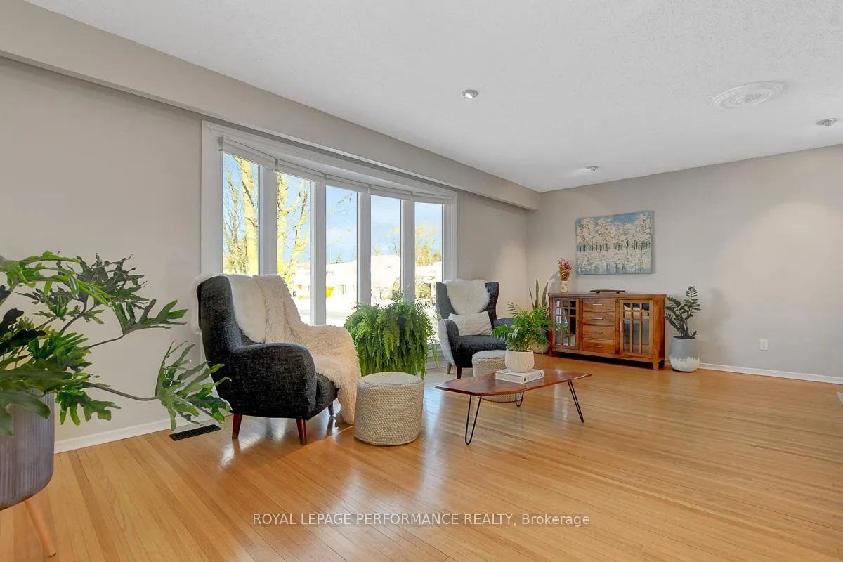 Photo 10 of 2 Woodburn Drive, Ottawa, Blackburn Hamlet — HOMEH