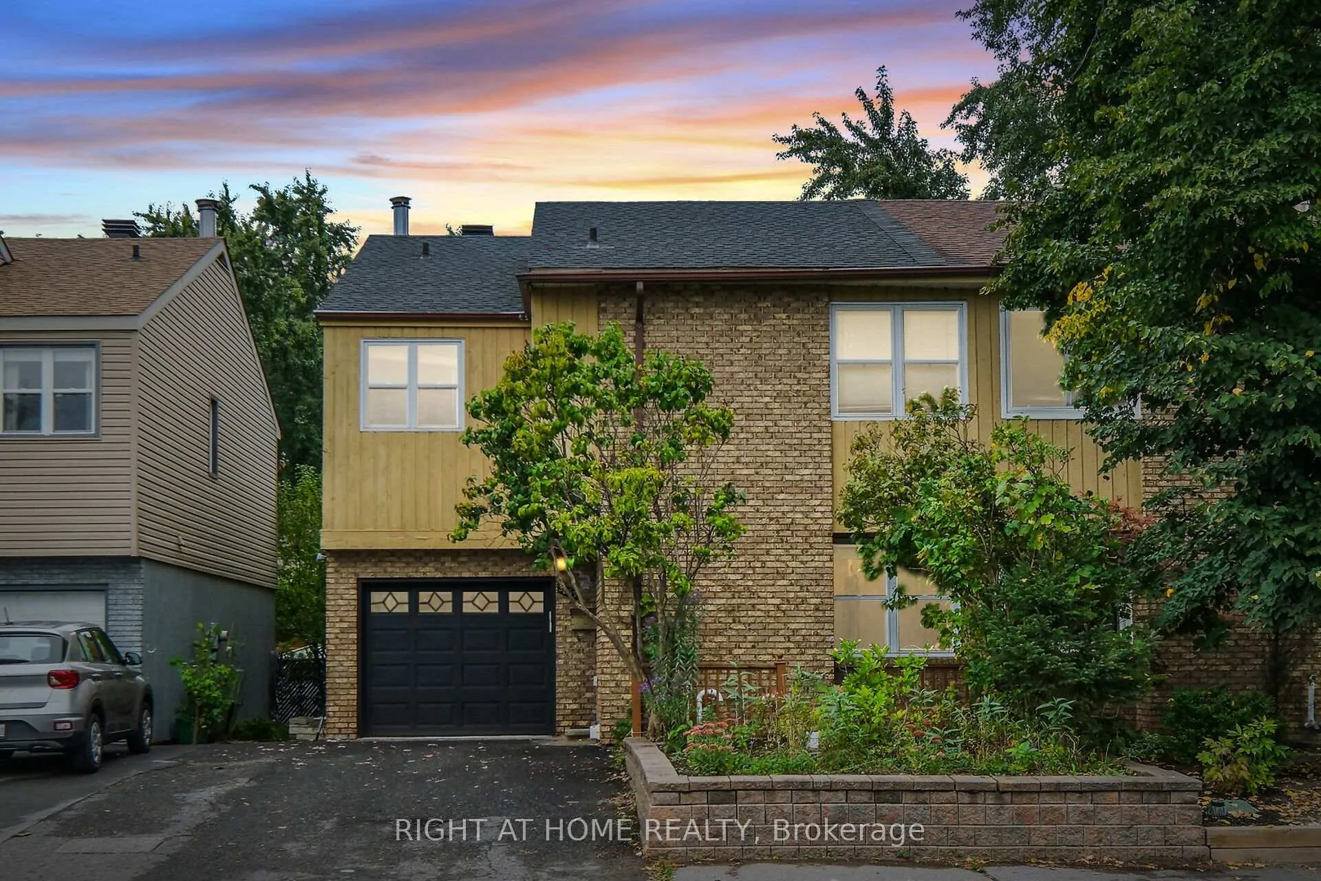 Photo 3 of 2833 Springland Drive, Ottawa, Mooneys Bay/Riverside Park — HOMEH