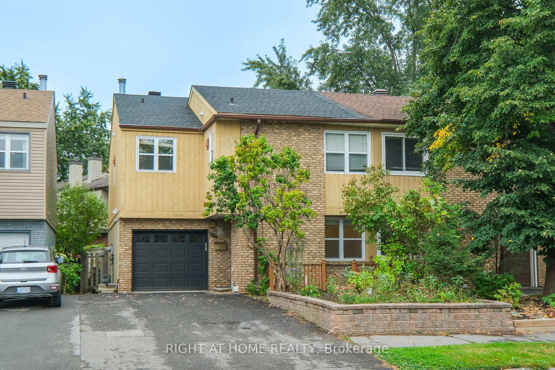 Photo 6 of 2833 Springland Drive, Ottawa, Mooneys Bay/Riverside Park — HOMEH