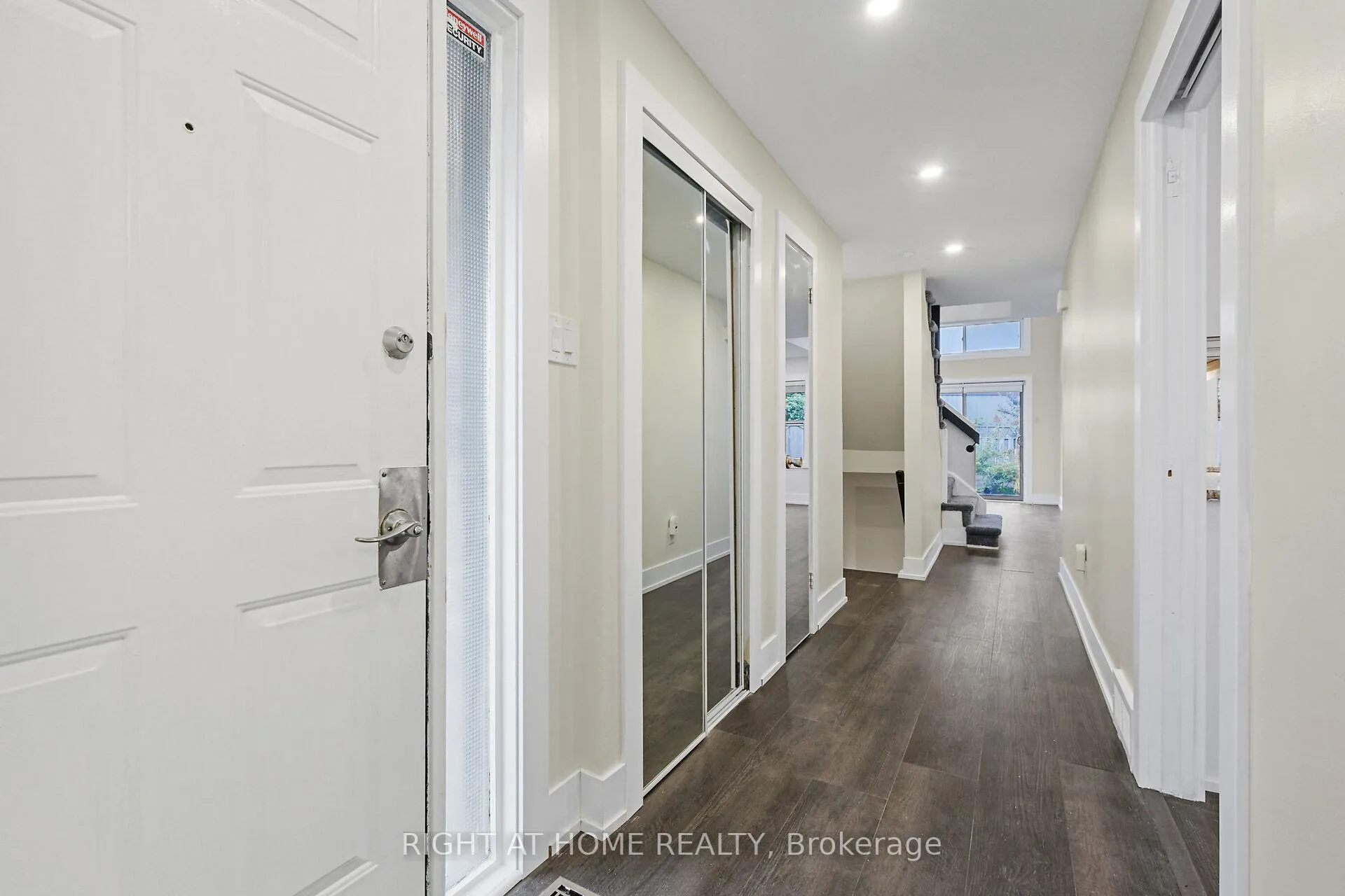 Photo 12 of 2833 Springland Drive, Ottawa, Mooneys Bay/Riverside Park — HOMEH