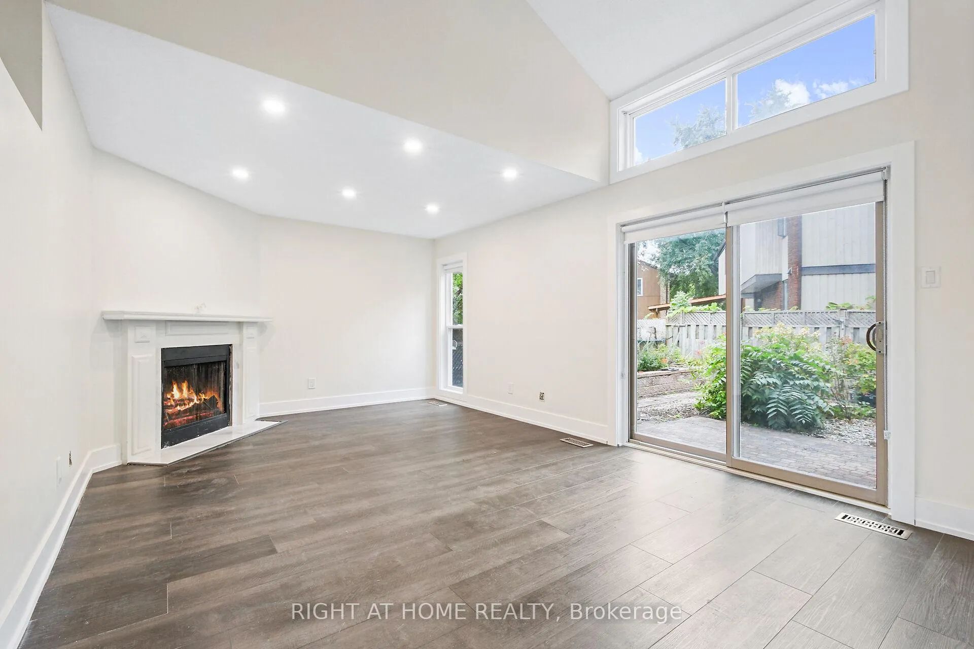 Photo 32 of 2833 Springland Drive, Ottawa, Mooneys Bay/Riverside Park — HOMEH