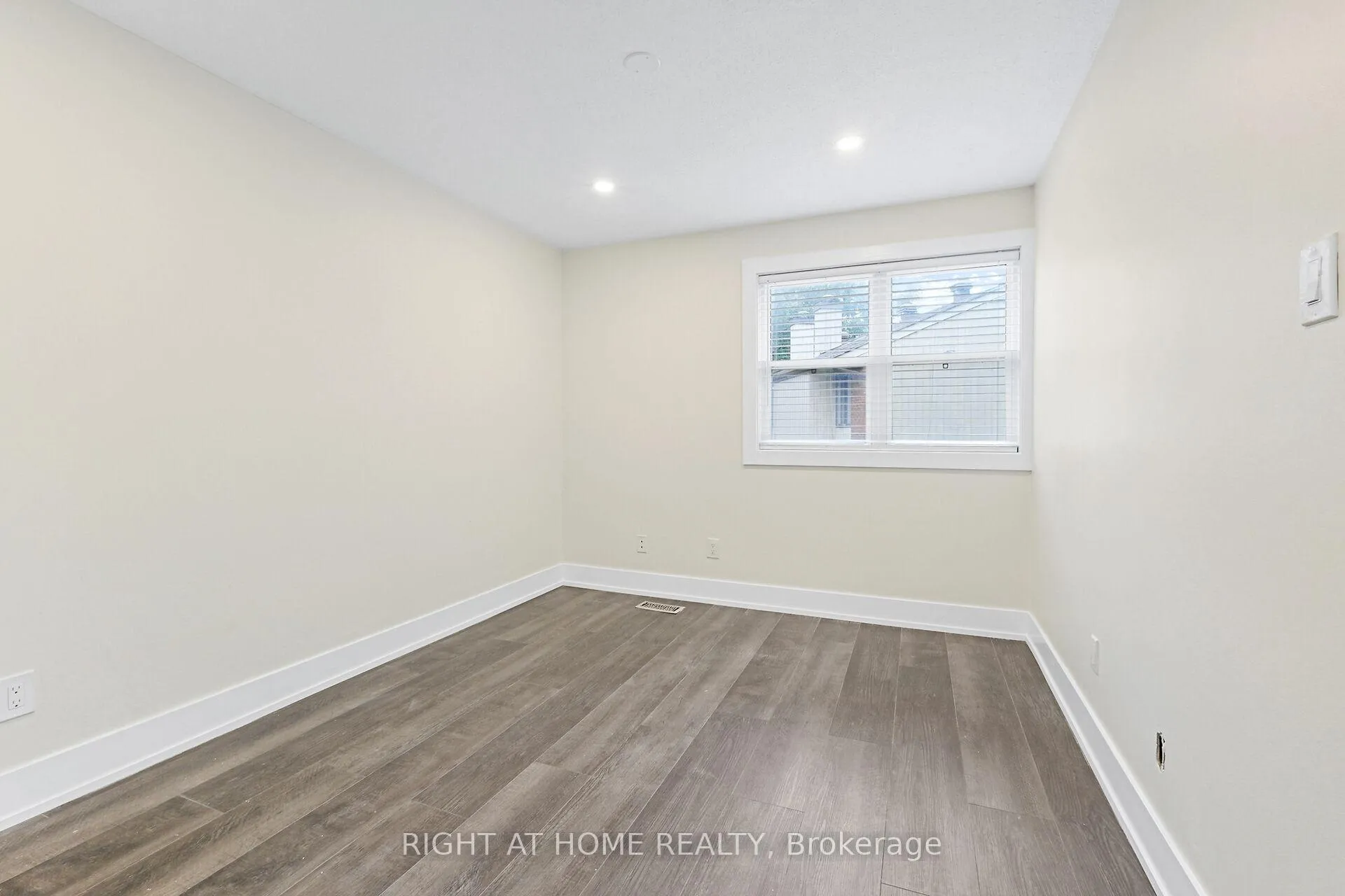 Photo 59 of 2833 Springland Drive, Ottawa, Mooneys Bay/Riverside Park — HOMEH