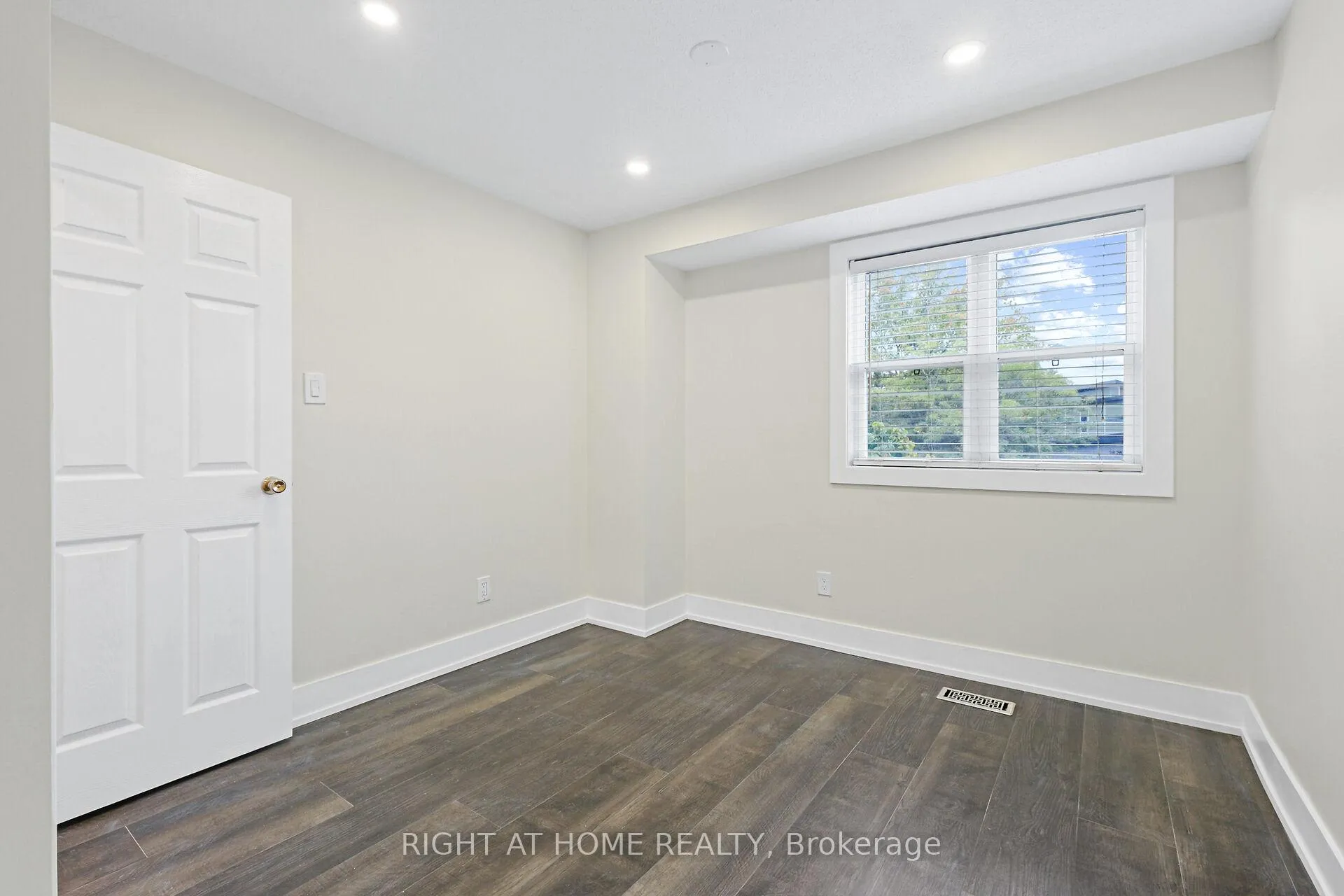 Photo 60 of 2833 Springland Drive, Ottawa, Mooneys Bay/Riverside Park — HOMEH