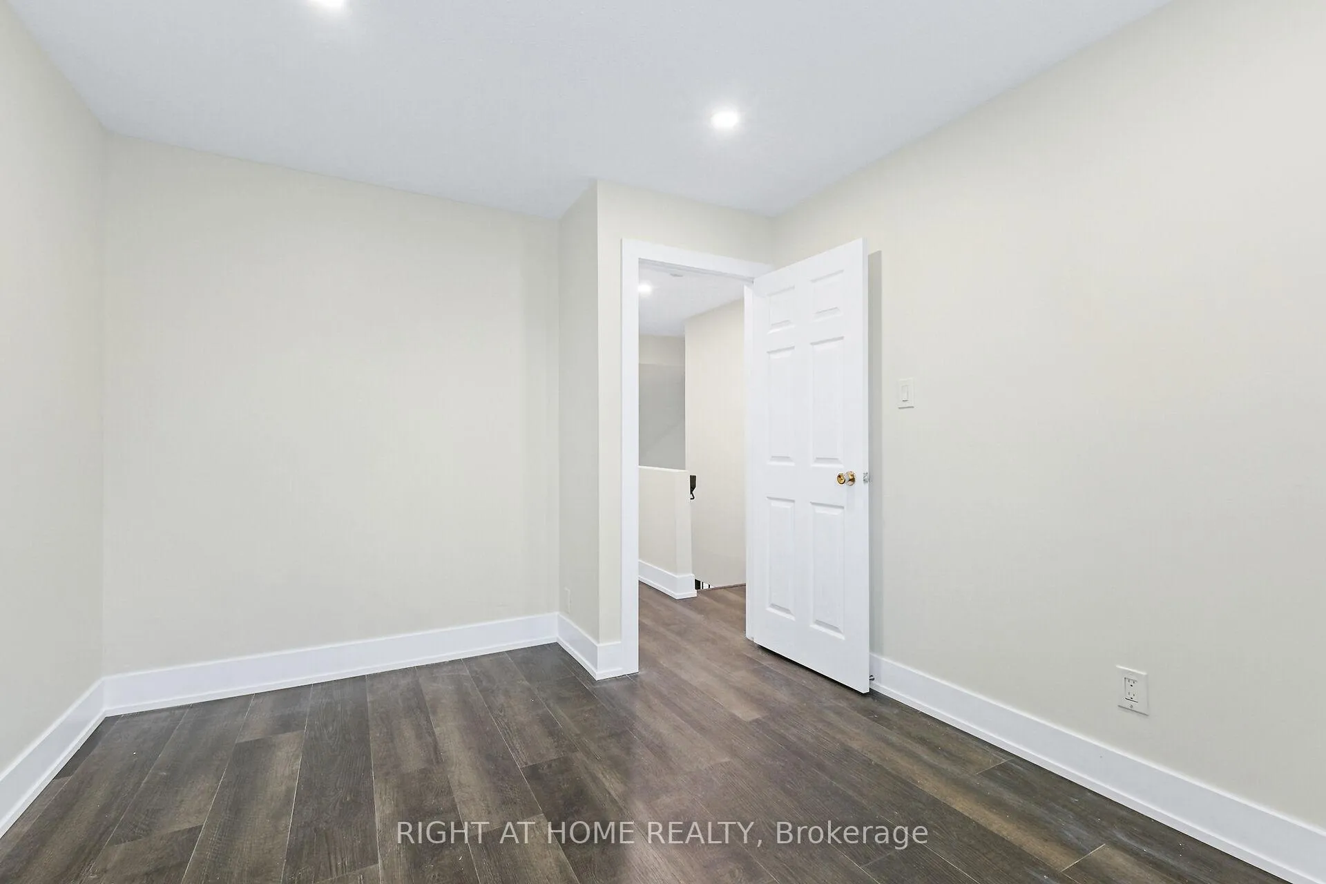 Photo 63 of 2833 Springland Drive, Ottawa, Mooneys Bay/Riverside Park — HOMEH