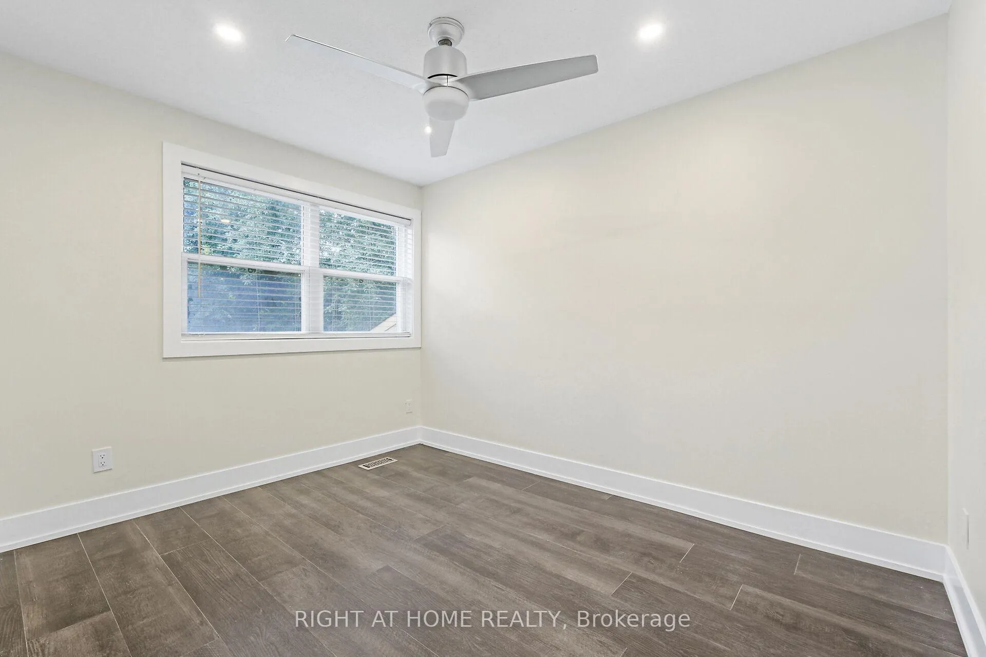 Photo 74 of 2833 Springland Drive, Ottawa, Mooneys Bay/Riverside Park — HOMEH