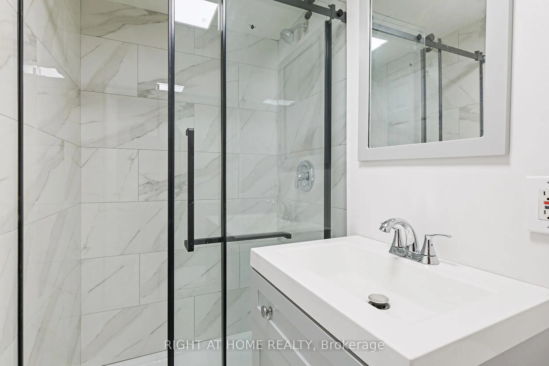 Photo 106 of 2833 Springland Drive, Ottawa, Mooneys Bay/Riverside Park — HOMEH