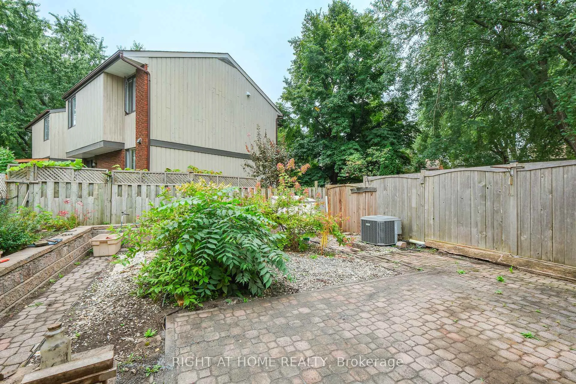 Photo 107 of 2833 Springland Drive, Ottawa, Mooneys Bay/Riverside Park — HOMEH