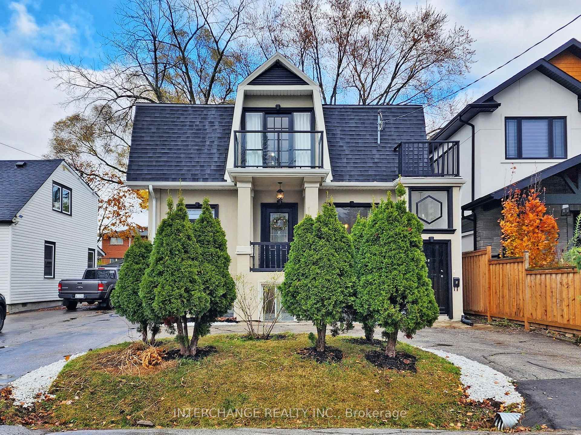 Photo 2 of 61 Gort Avenue, Etobicoke, Alderwood — HOMEH
