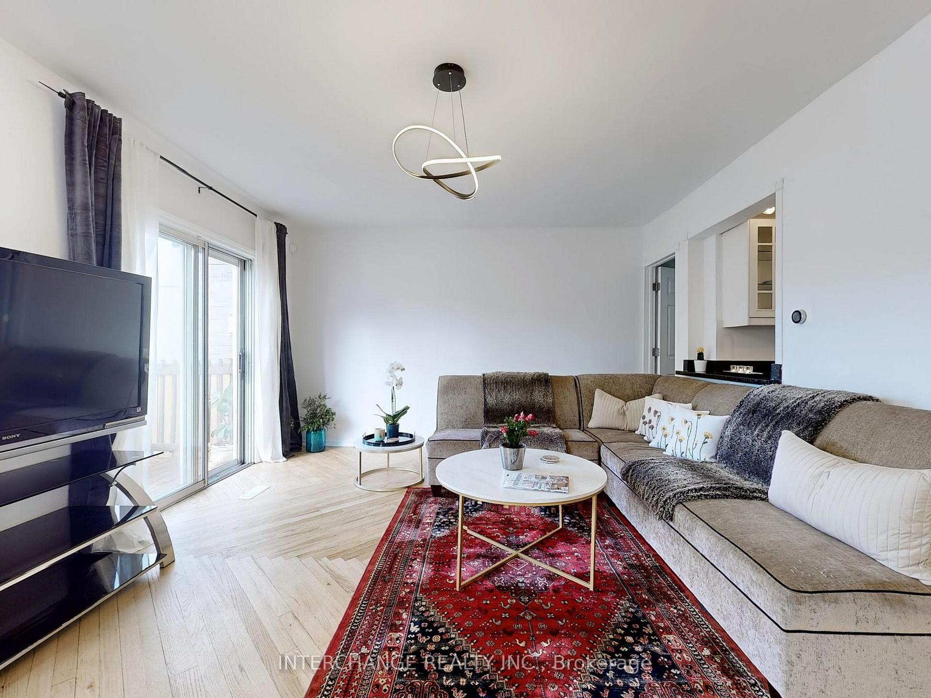 Photo 13 of 61 Gort Avenue, Etobicoke, Alderwood — HOMEH