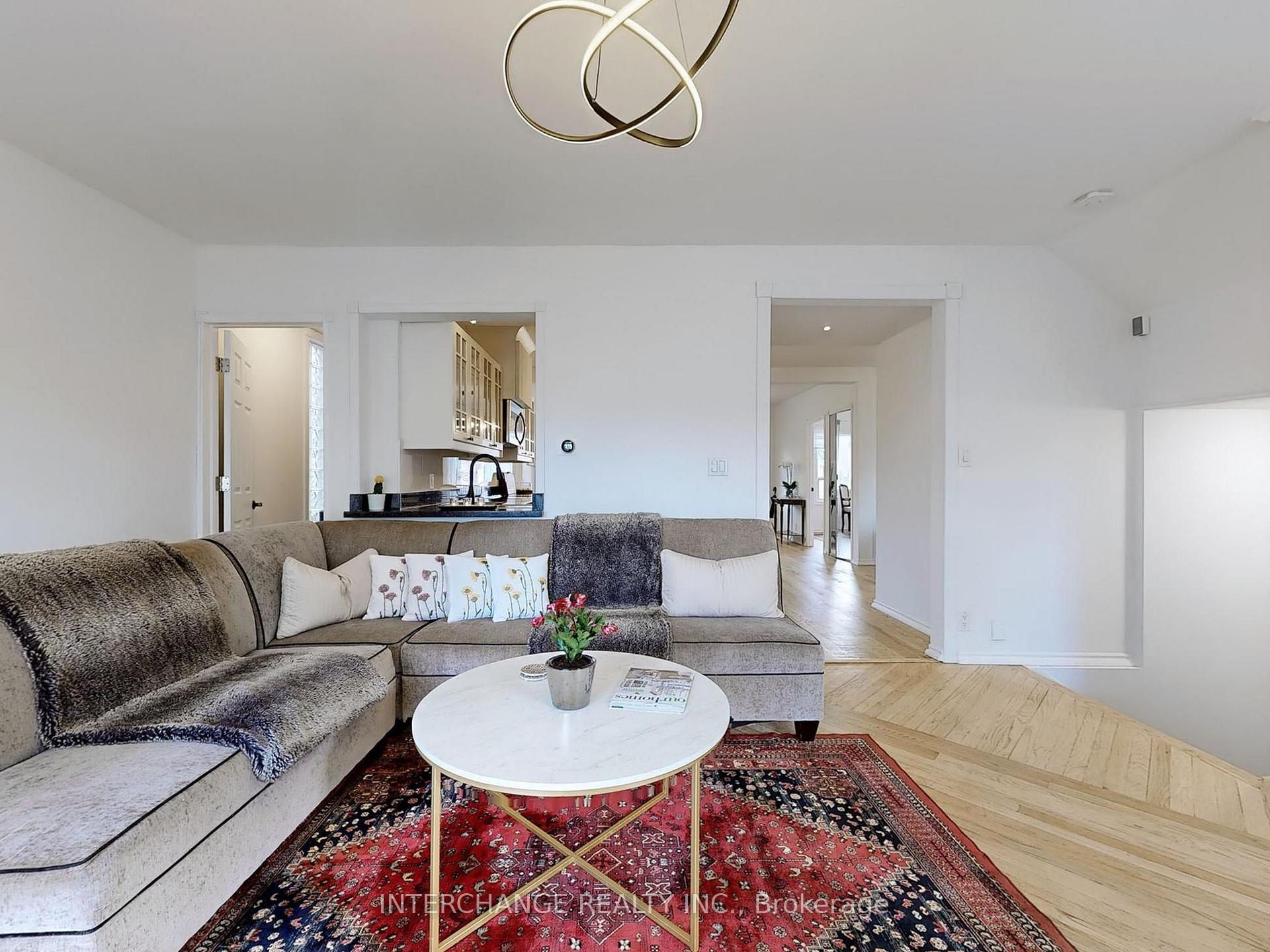Photo 14 of 61 Gort Avenue, Etobicoke, Alderwood — HOMEH